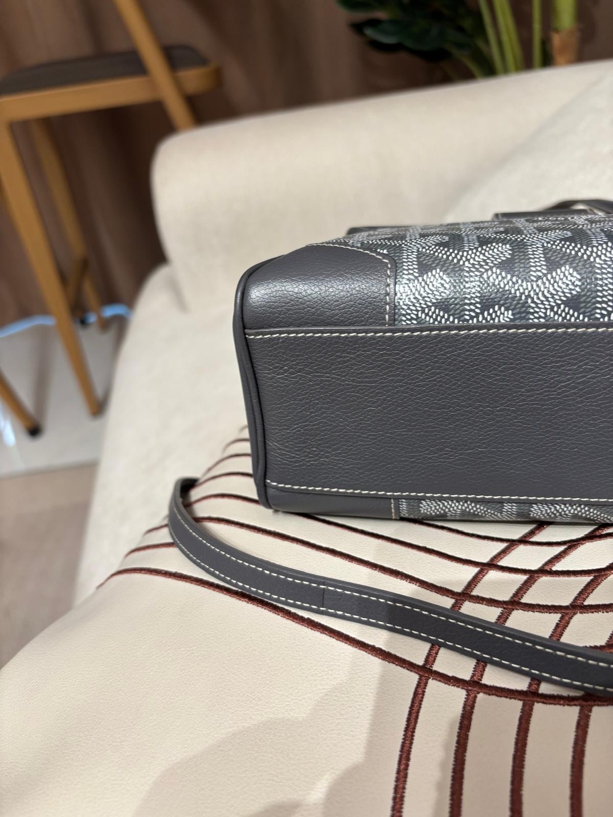 Goyard Saigon mini Grey 100%Authentic ,98%new ✅專門店收據✅strap✅dust bag