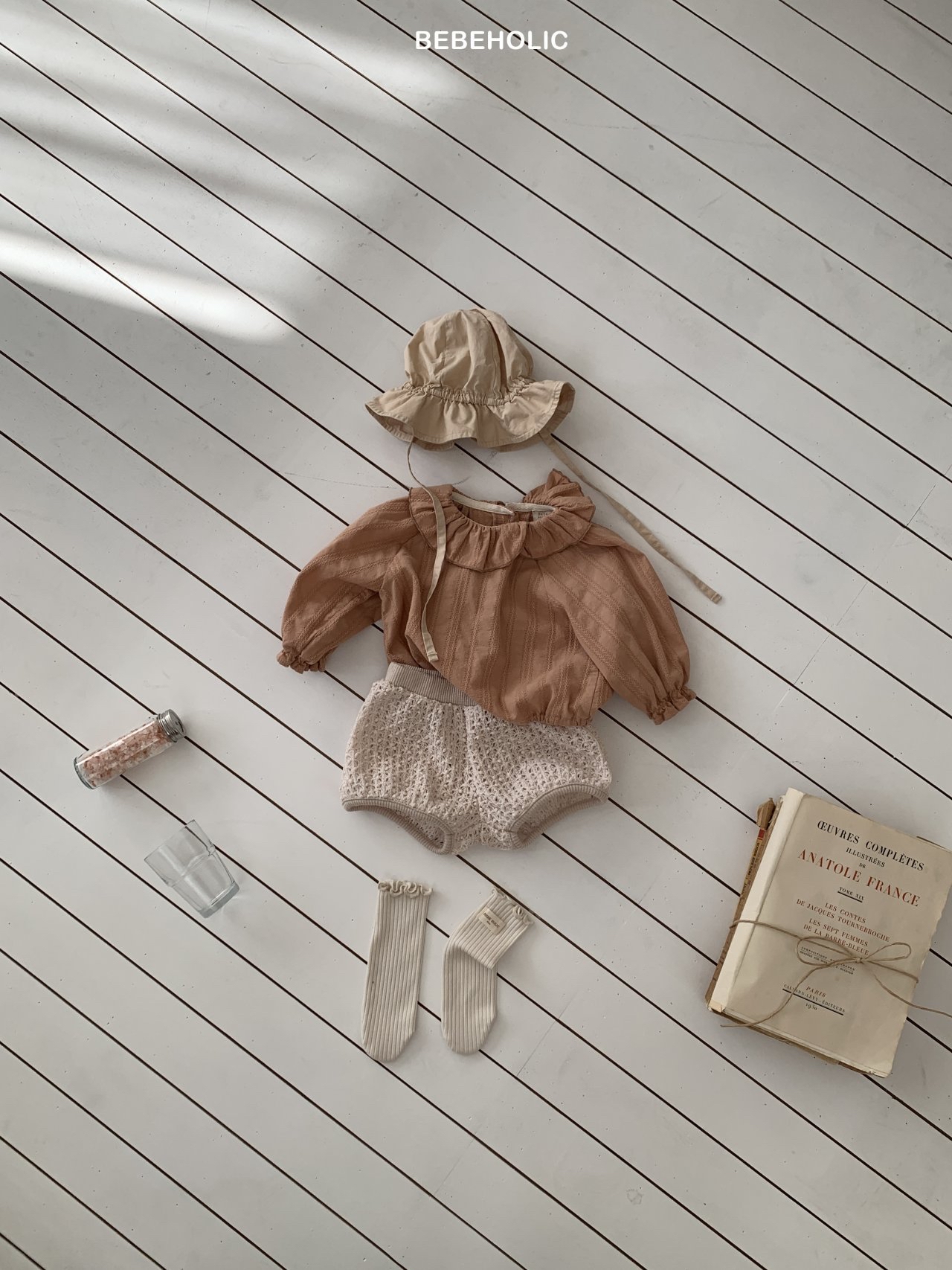 🌸預訂 韓國直送🌸🇰🇷BEBEHOLIC兩色提花荷葉領長袖上衣