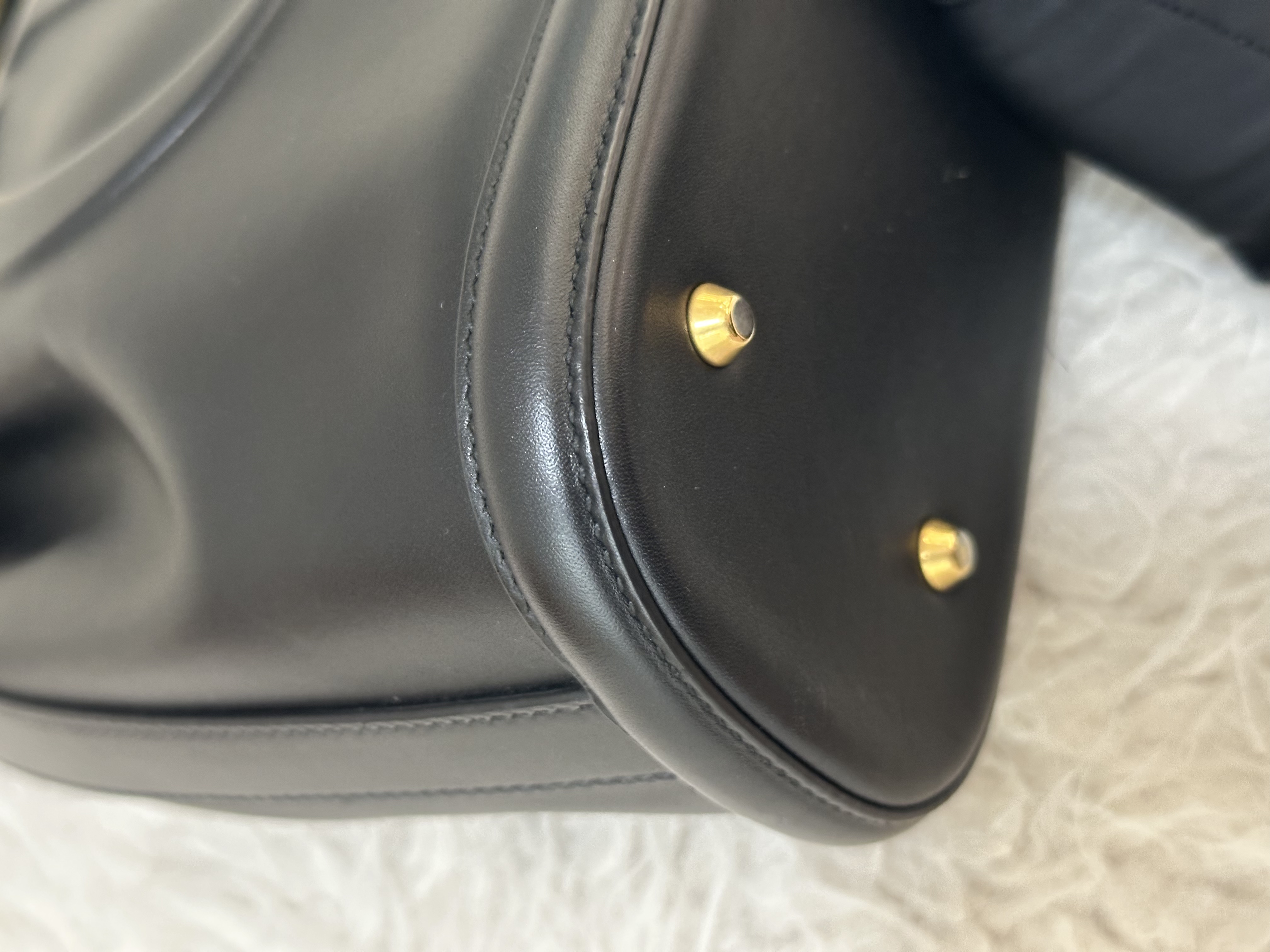 Pre-owned Dior DIOR Black CD Embossed Leather Medium Bucket Bag/ 26NY14