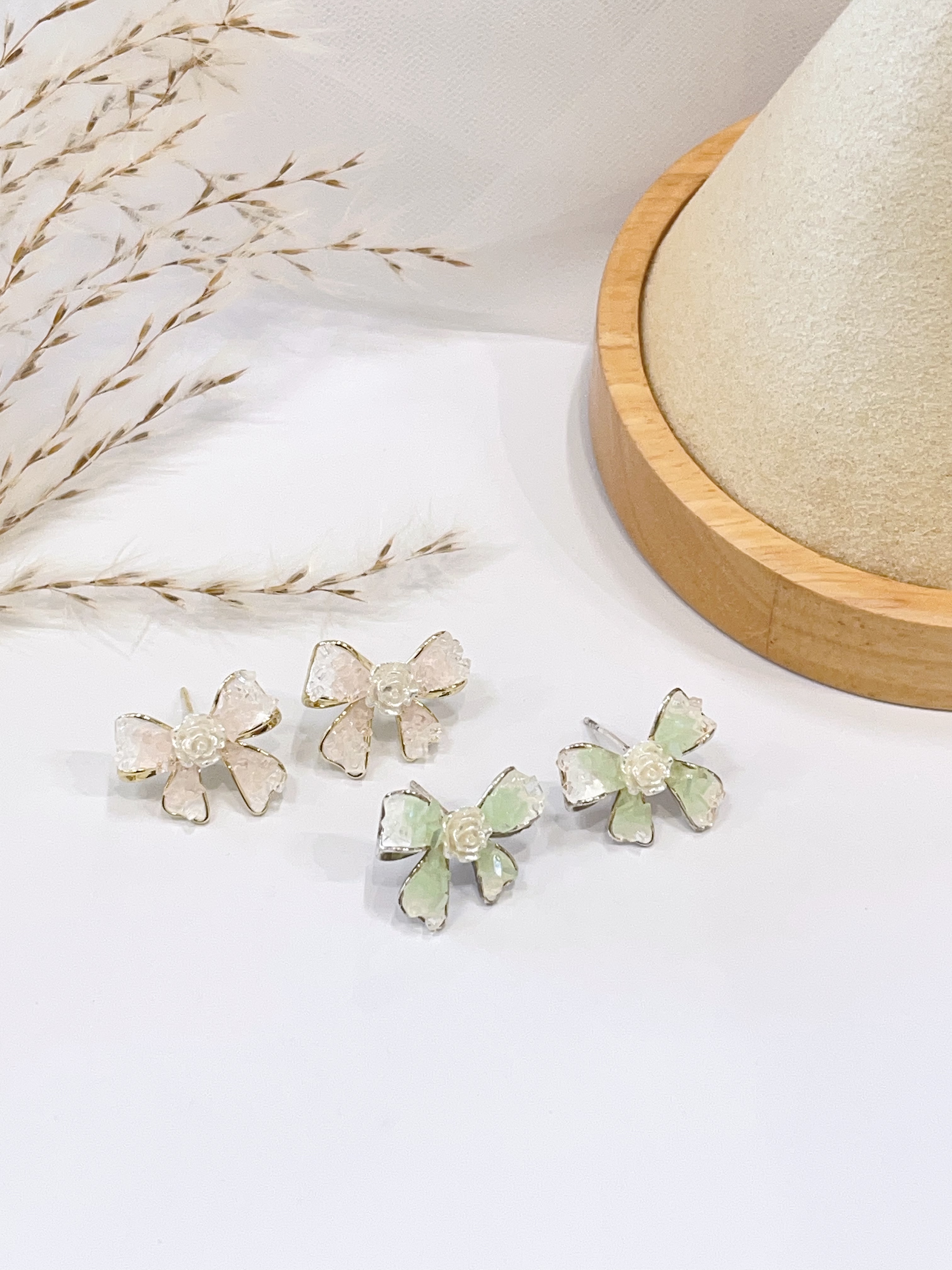 小众蝴蝶结质感耳环