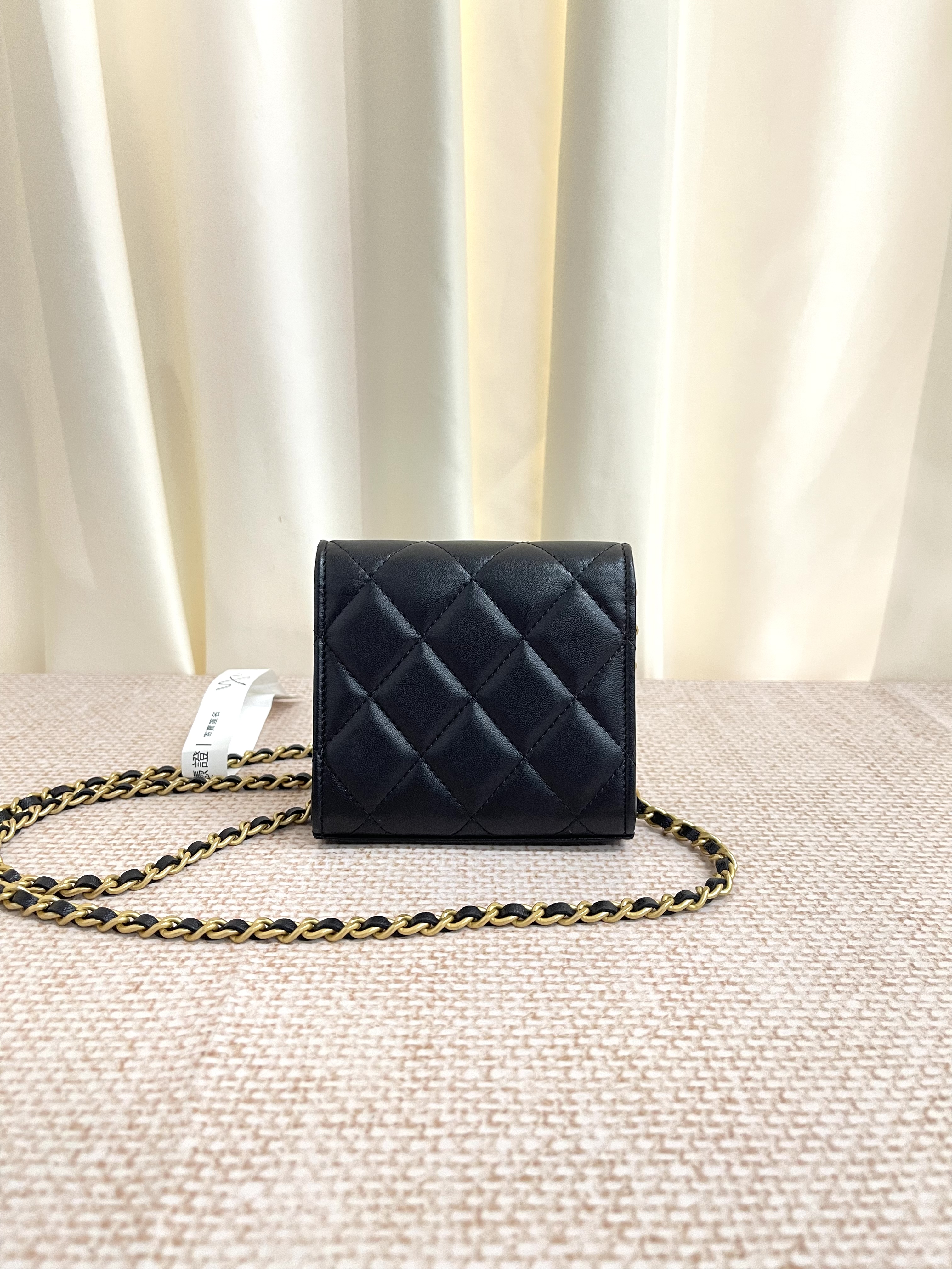 Pre-owned Chanel Heart WOC/ Product Code: 26032101