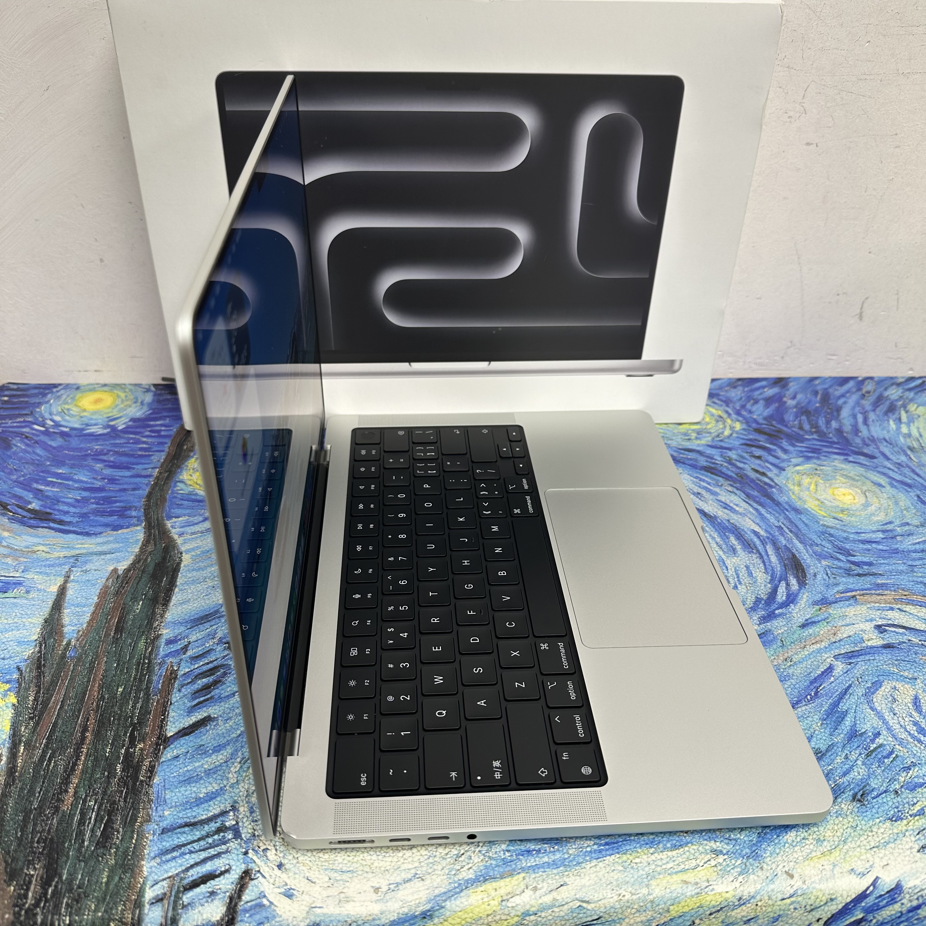 #6030 APPLE  MacBook Pro M3 2023 M3 CPU/8GB Ram/512GB SSD/10核心GPU/Liquid Retina XDR Mon/14.2吋/銀色/Gaming Laptop / Notebook / 粗用一流