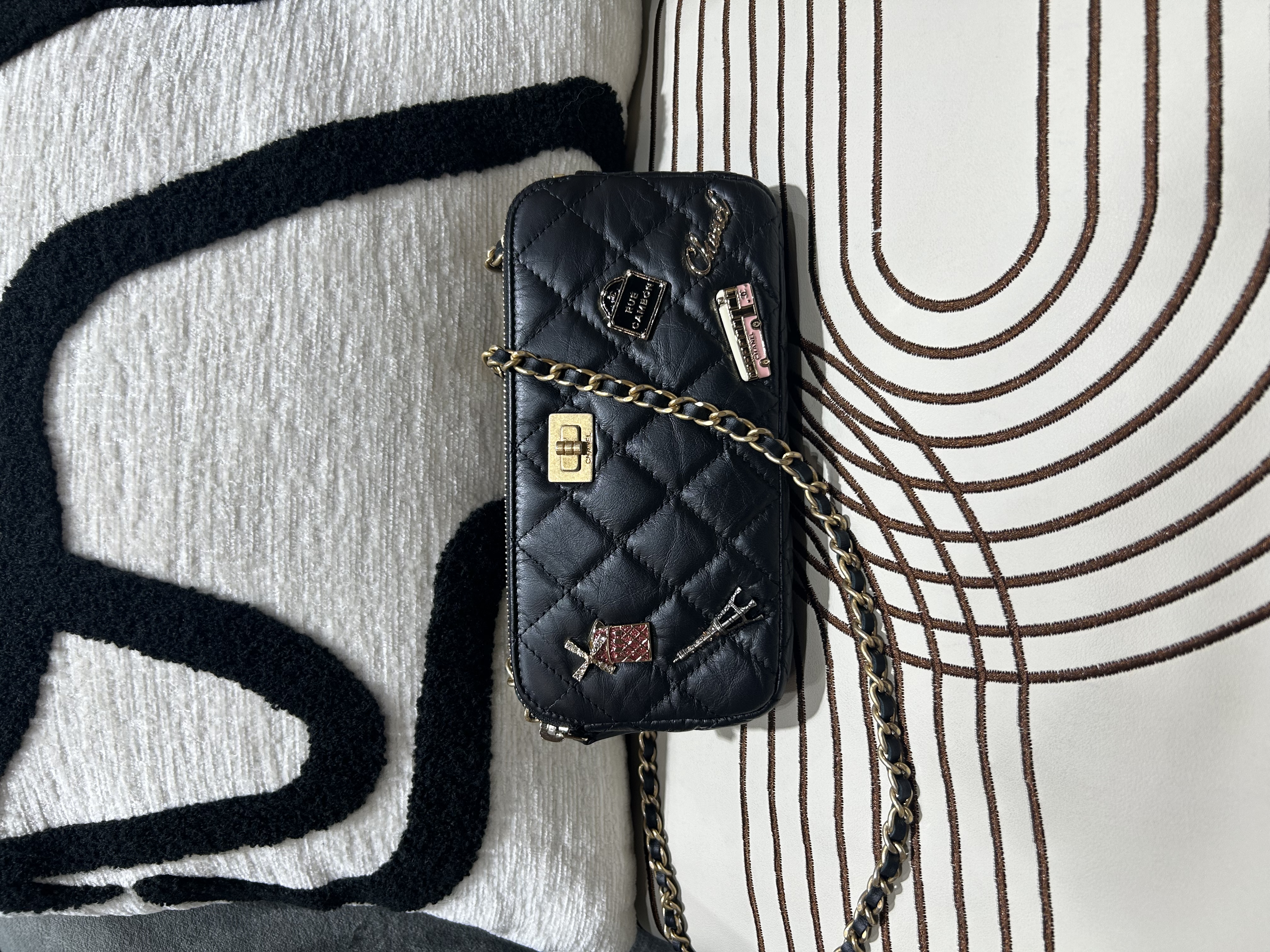 Chanel Double Zip Clutch With Chain Black Quilted Aged Calfskin Lucky Charms 2.55 Reissue Gold Hardware 100%Authentic ,98%new ✅25card ✅dust bag✅box