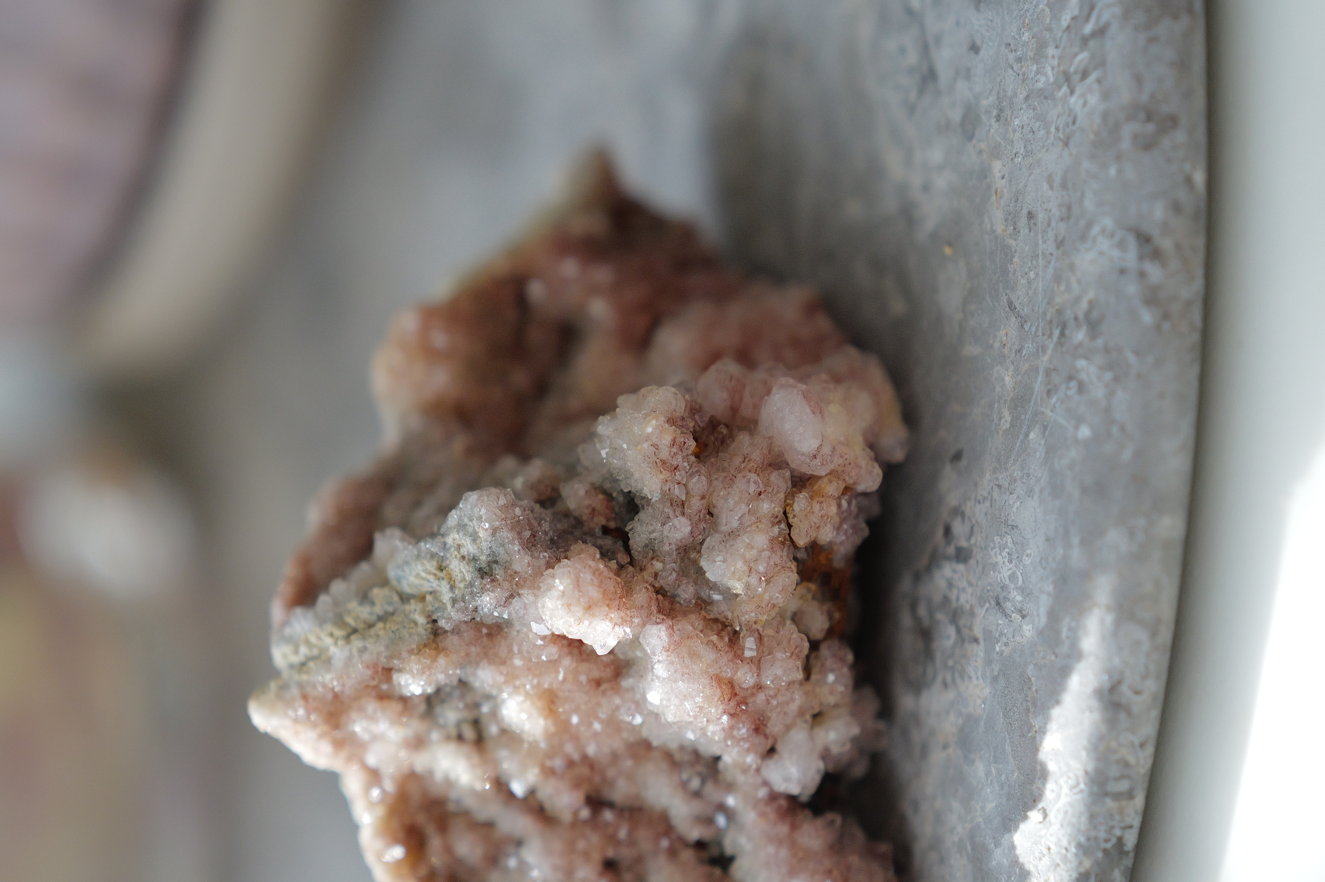   ༒7.5cm Pink Amethyst Geode༒ PA.7086H3m-RA22*33T>