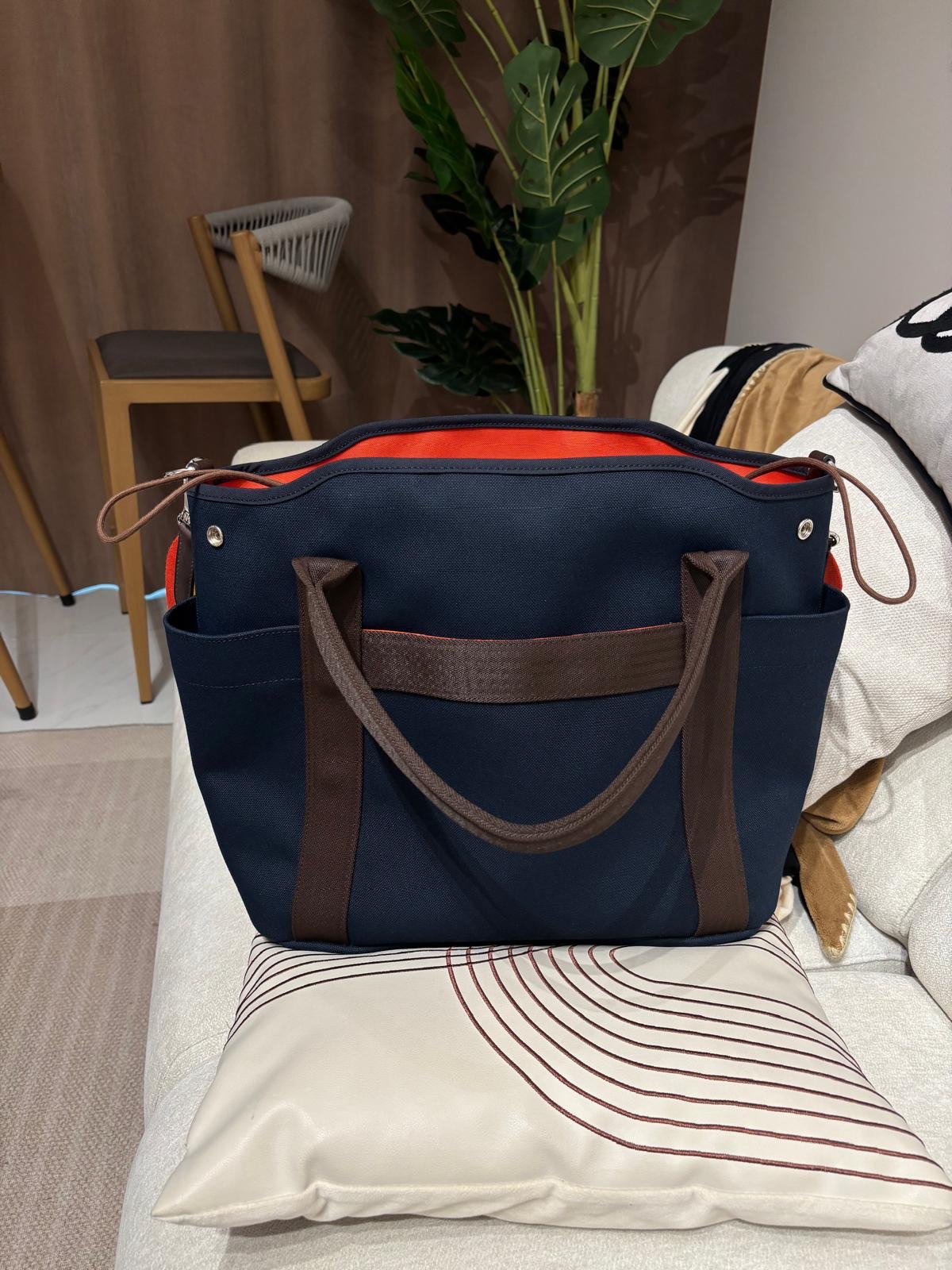 HERMES Grooming tote bag Stamp C shoulder bag Navy 100%Authentic,98%new✅strap✅dust bag  