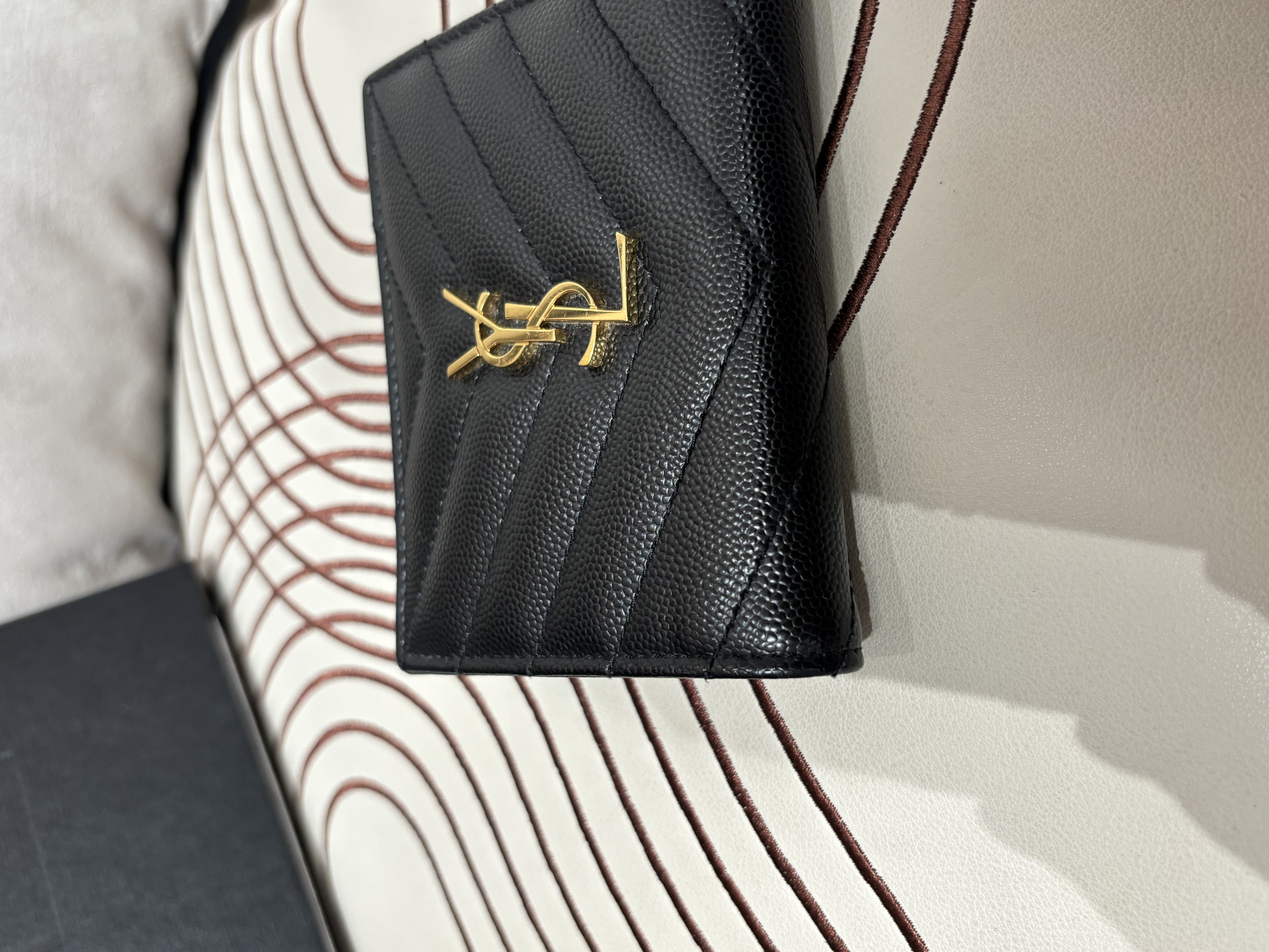 Ysl wallet 黑色魚子醬牛皮金扣 100%Authentic ,98%new✅收據副本✅盒
