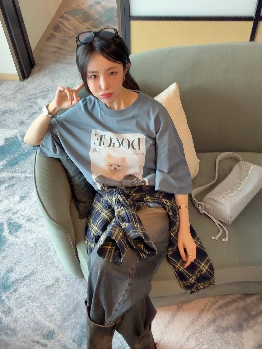 221609 《DOGUE》名模狗仔雜誌 Tee