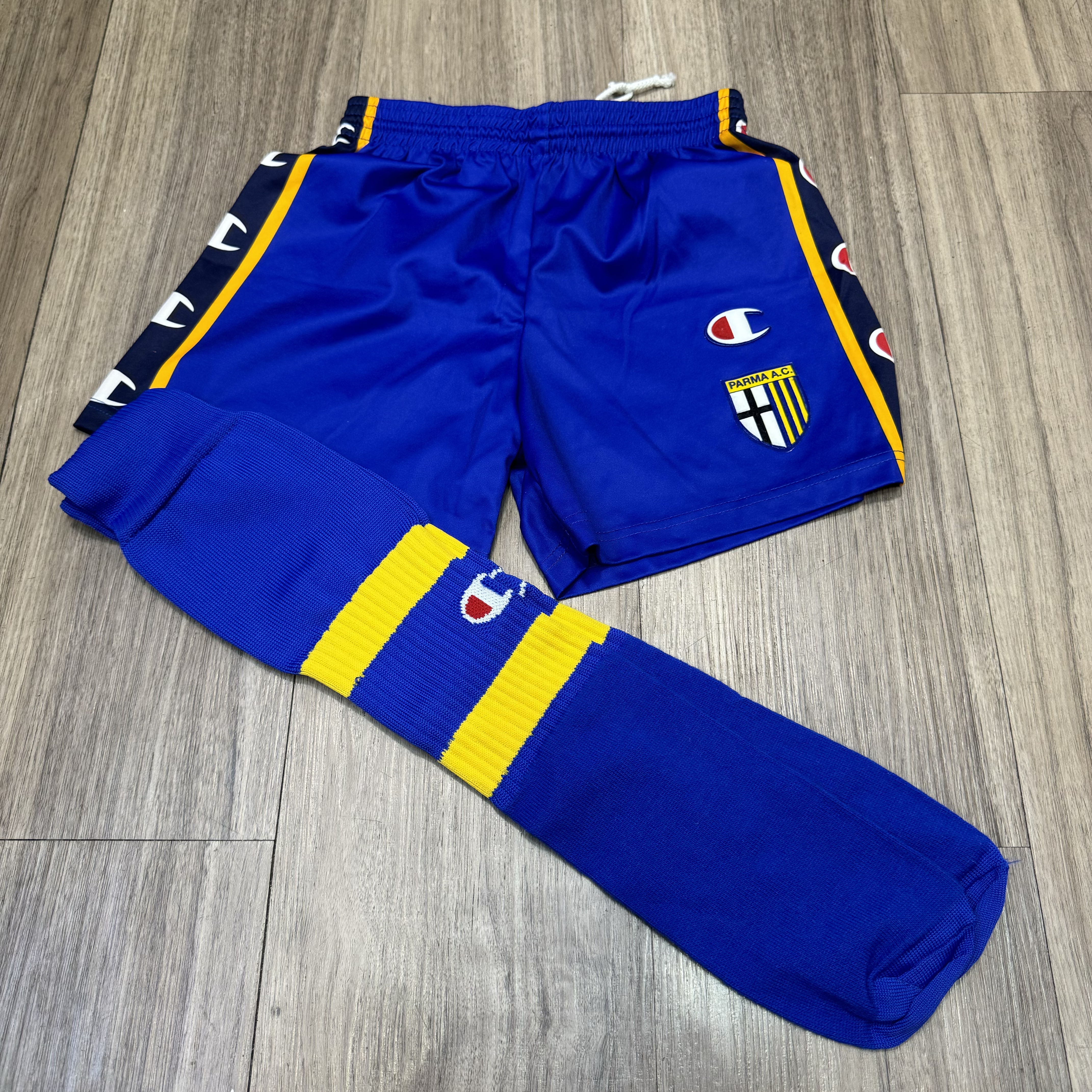(Youth size) Parma 02/03 home shirt set 