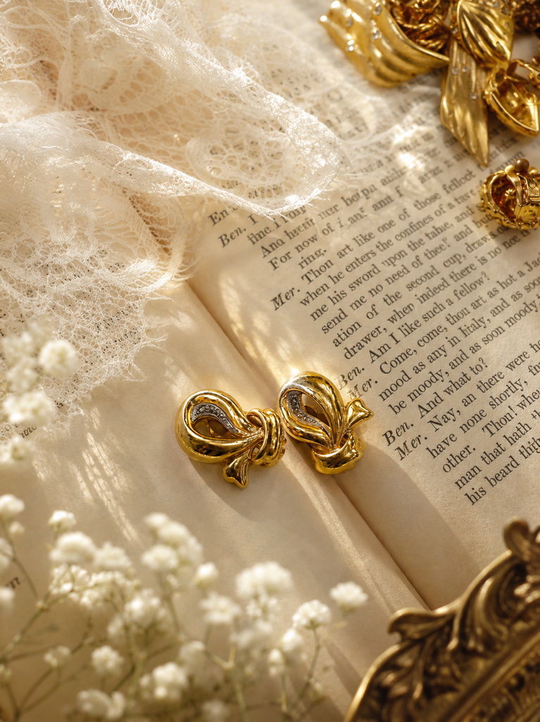 黄金時代的迴響 ∙ 西洋古董浮雕與金屬流光耳環系列 Echoes of the Golden Age ∙ Vintage Gilded Relief & Statement Earring Collection