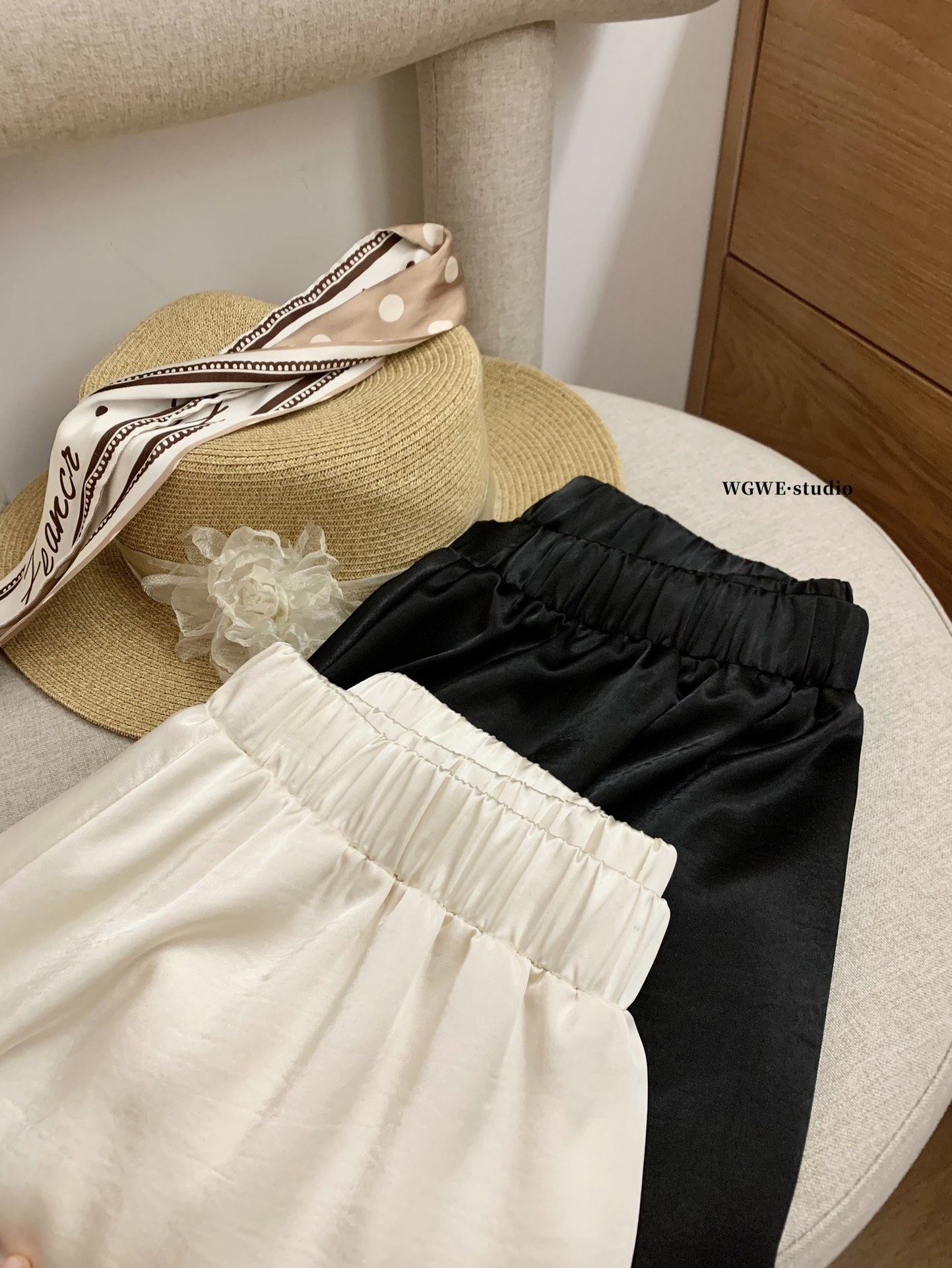 1713 SATIN CO-ORD SET 缎面挂脖半身裙套装 