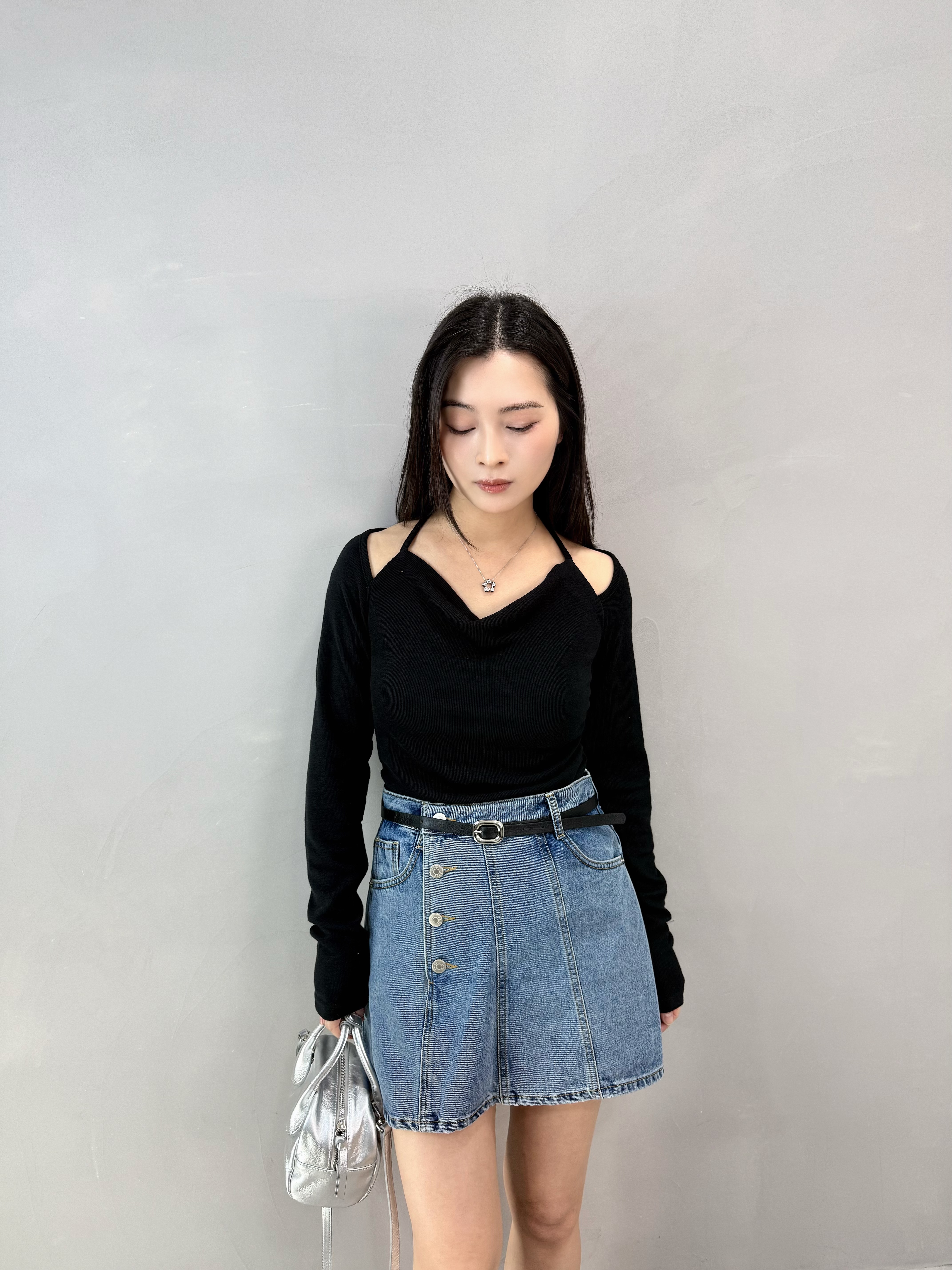 I75 側扣車骨牛仔裙褲