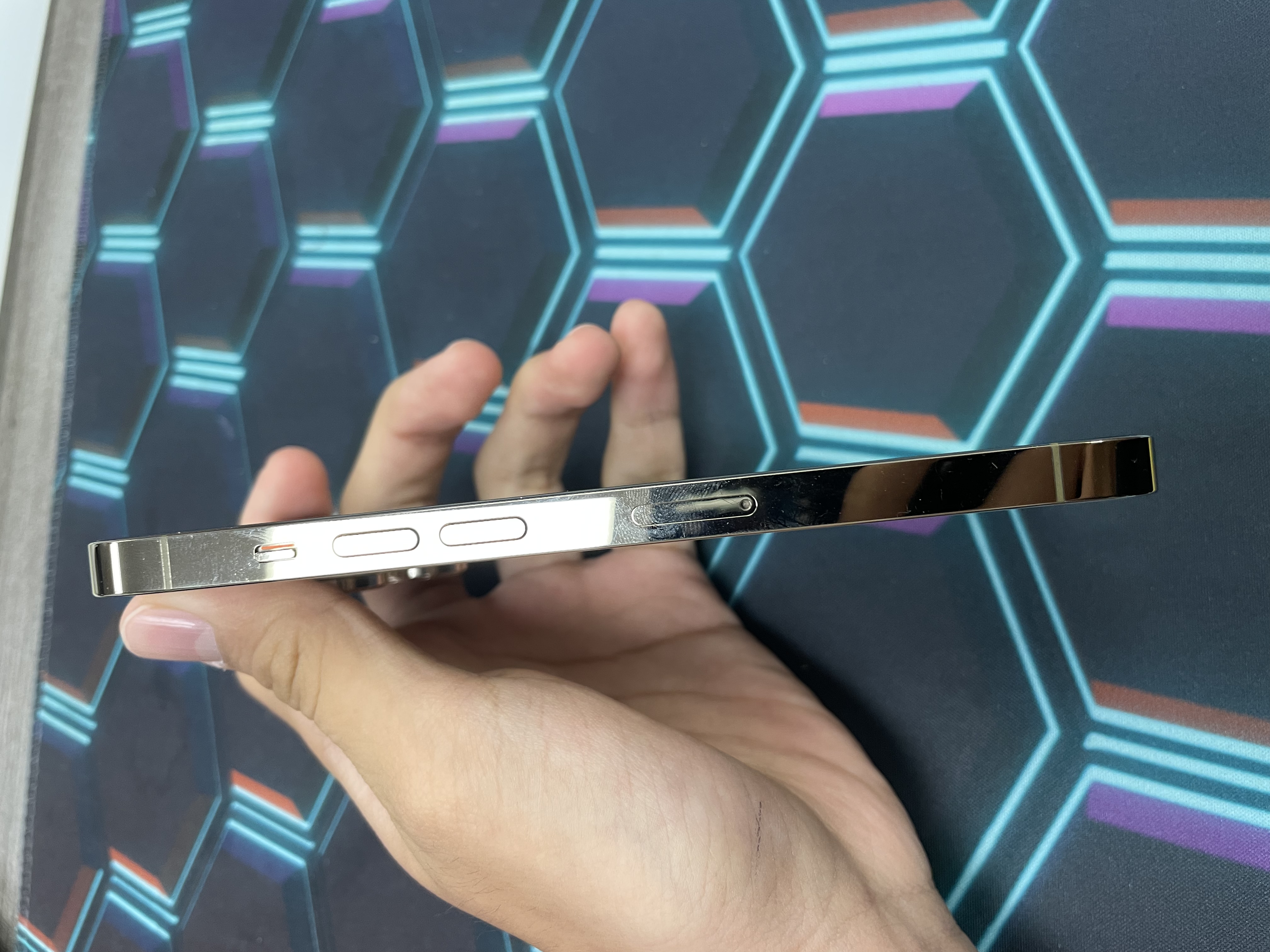 *7093 14 Pro 勁靚機 128GB 電77 金色 gold