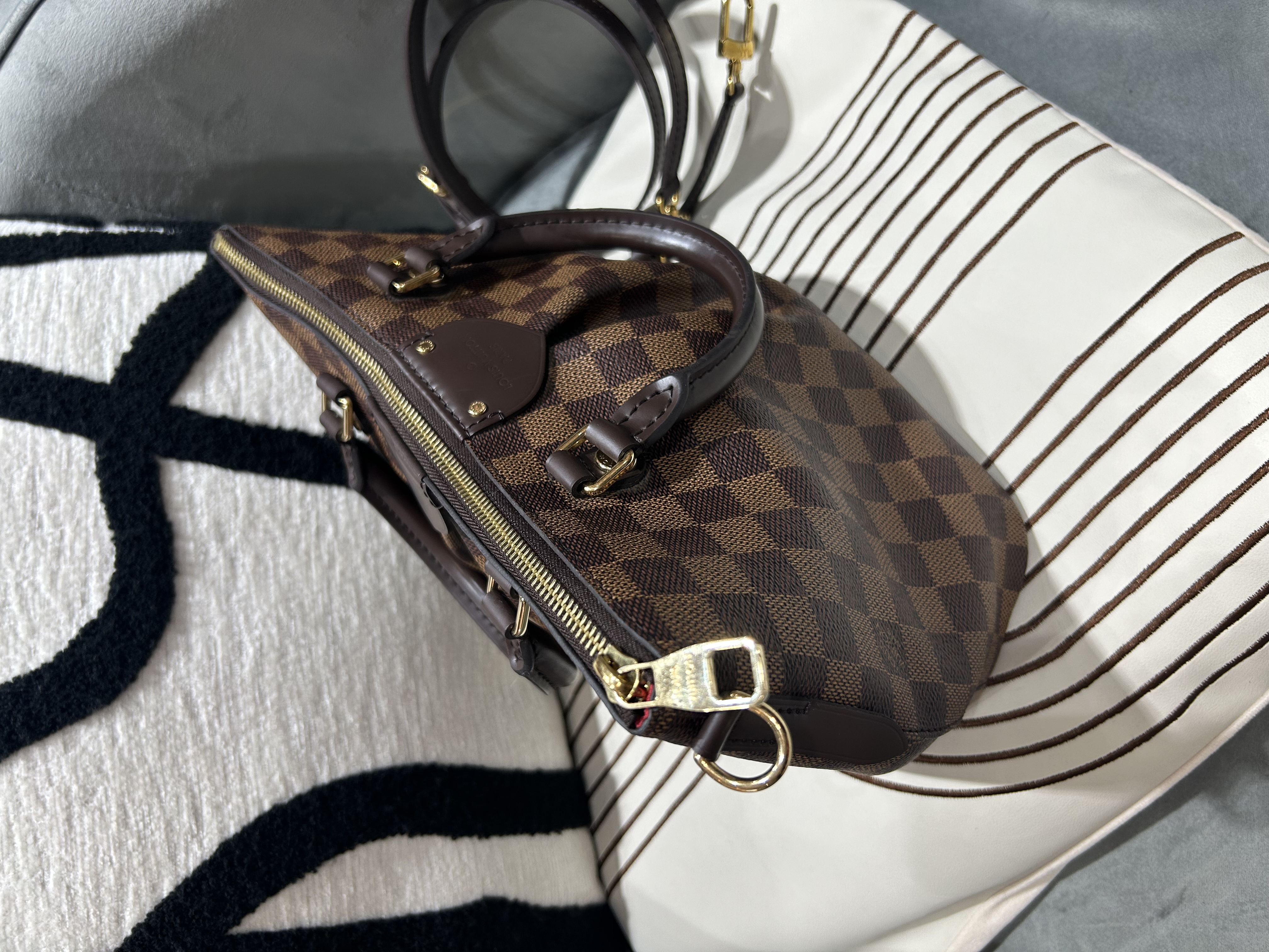 LV Damier Ebene Siena PM 2Way Bag 100%Authentic, 98%New ✅Strap✅Dust bag