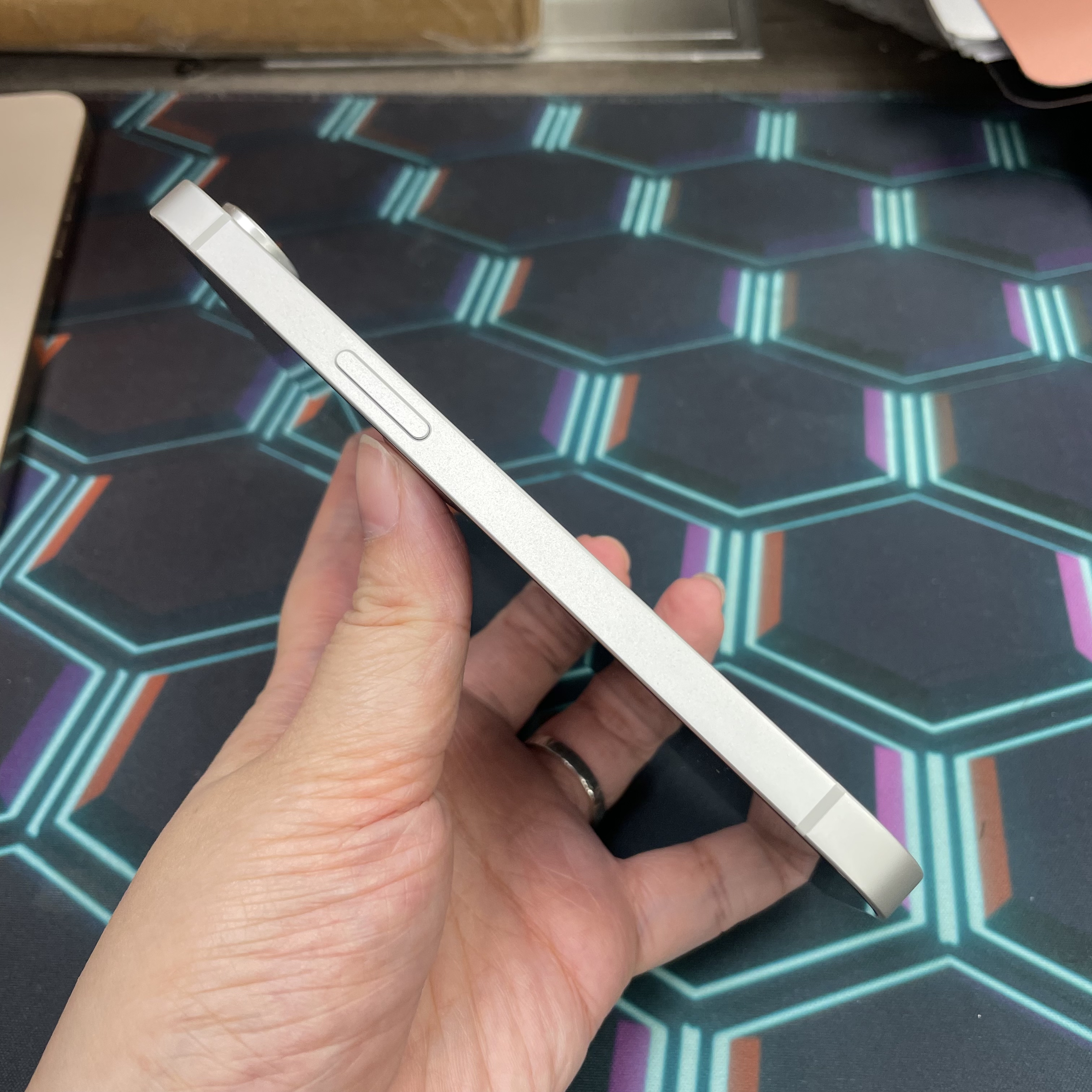 *8338 16e 完美機 256GB 電100 白色 white