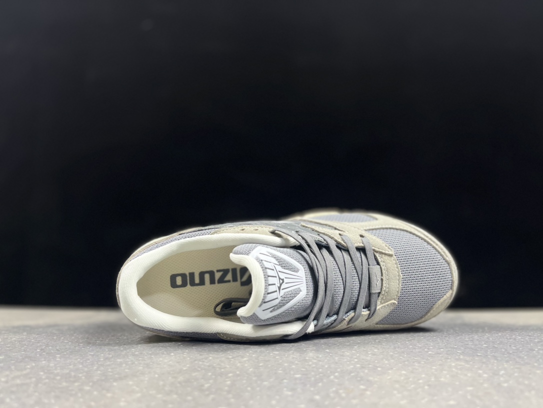 Mizuno Wave Prophecy LS 