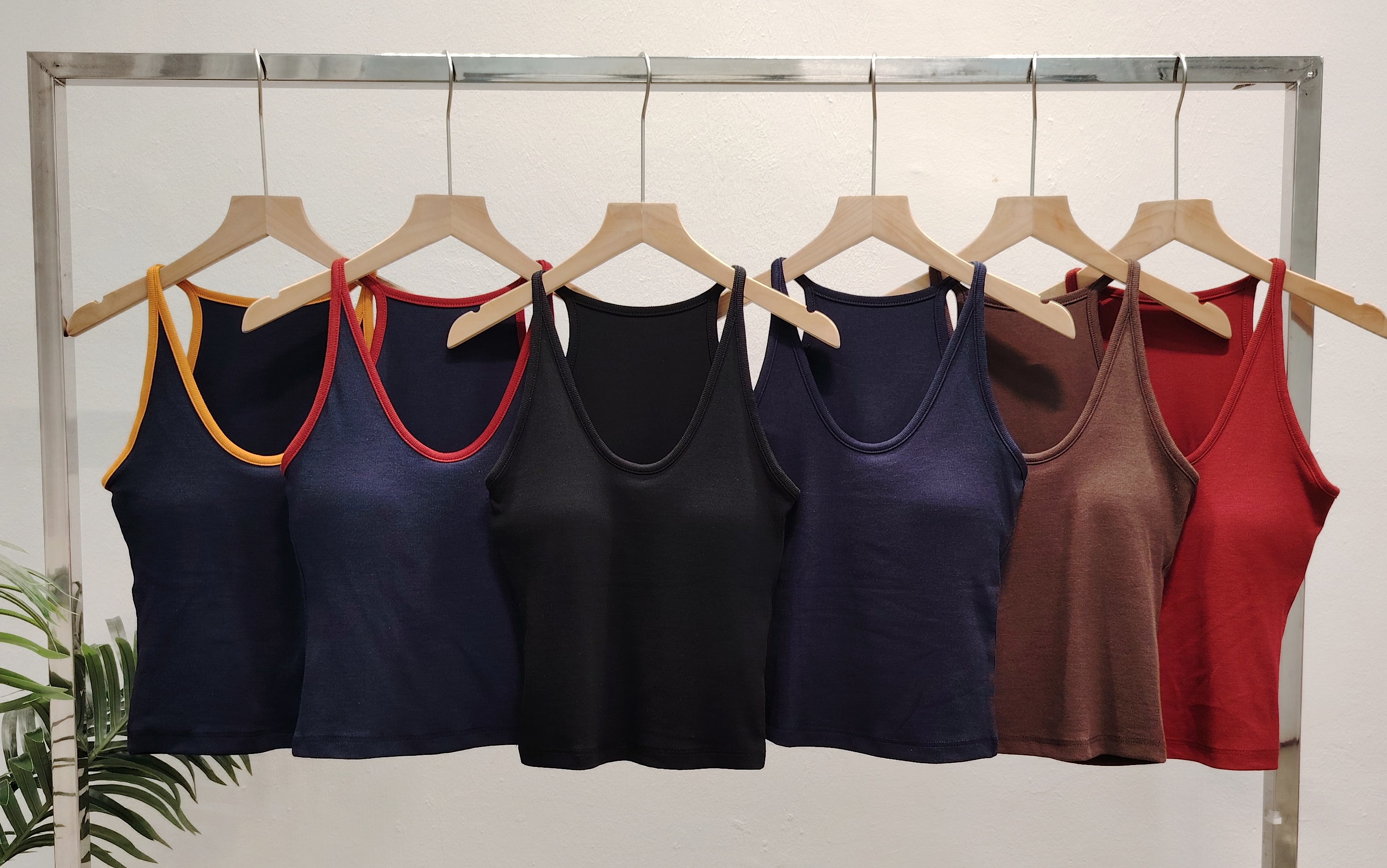 588.1 U Neck Inner Top