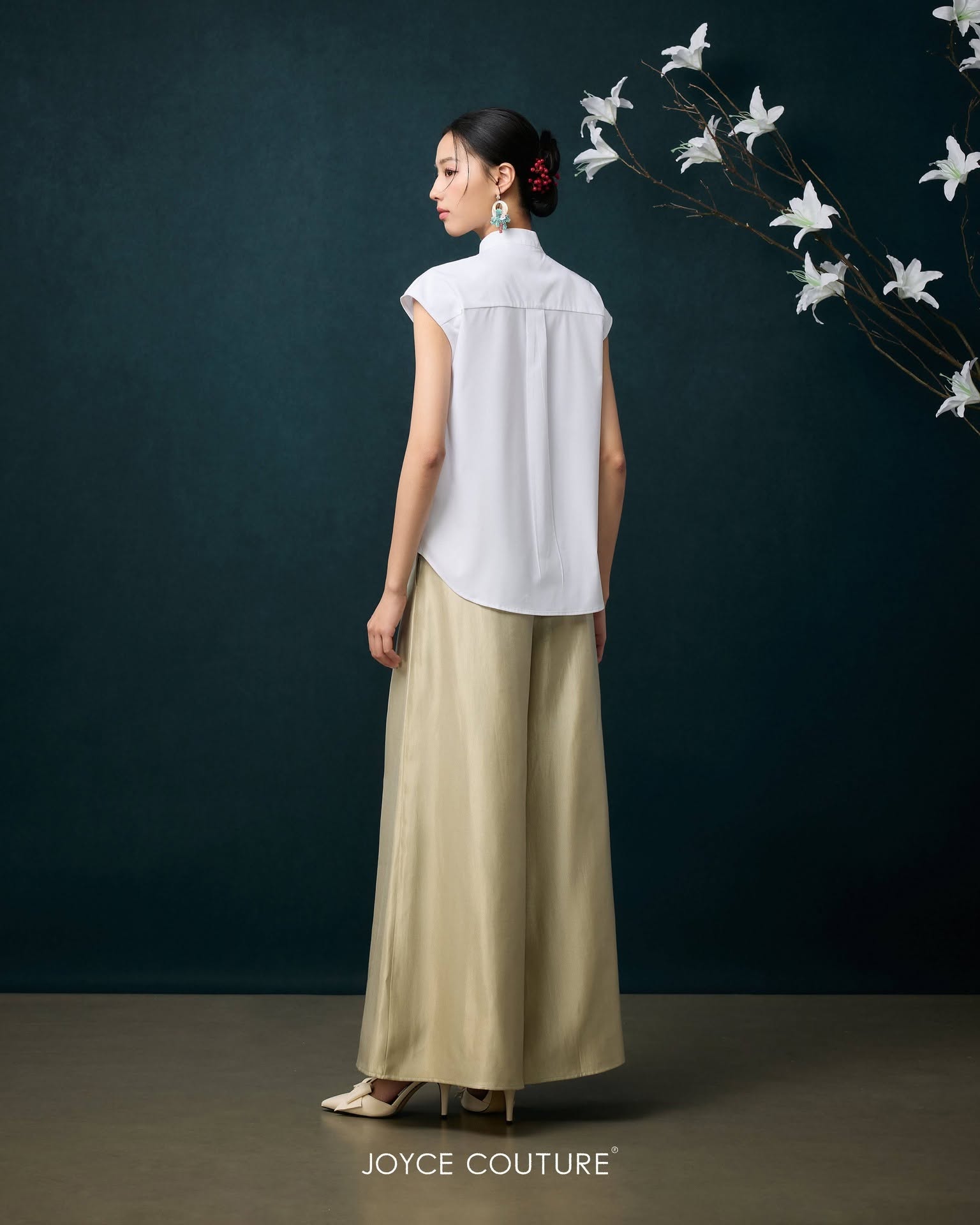 风铃花刺绣立领上衣  T0758