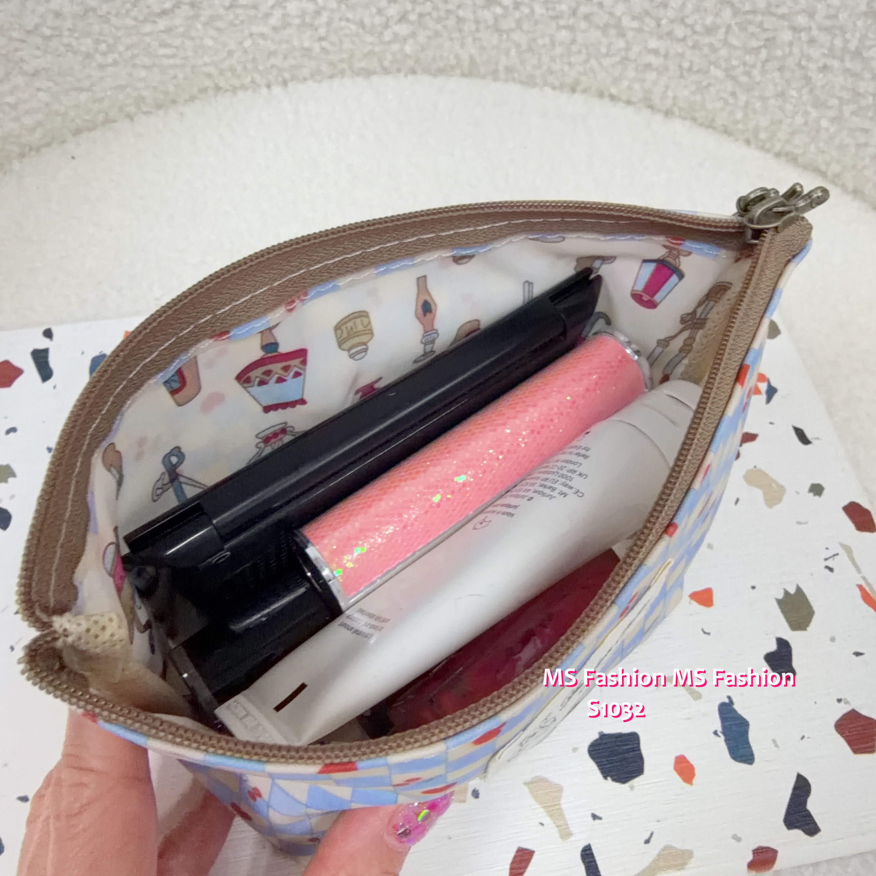 S1032 韓國🇰🇷靚print防水料化妝袋