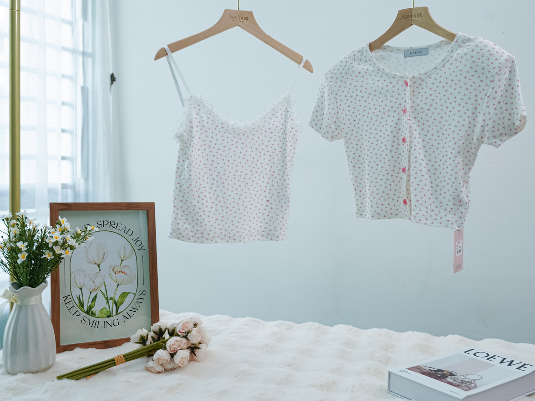 Floral Cami and Buttoned Cardigan Set ‖ 小碎花吊带+短袖开衫两件套 