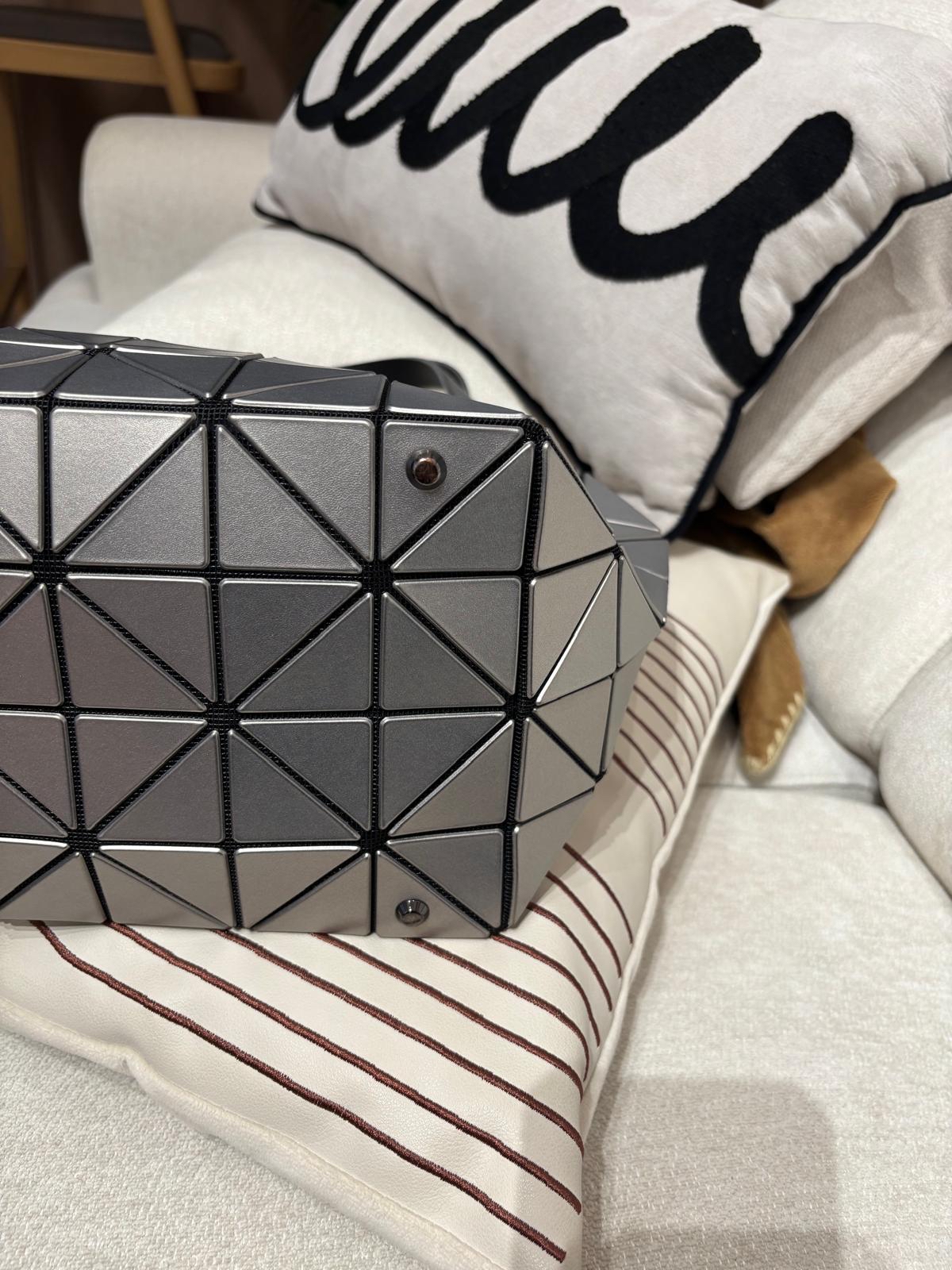Issey Miyake Bao Bao Boston Bag 100%Authentic, 98%New ✅Dust bag