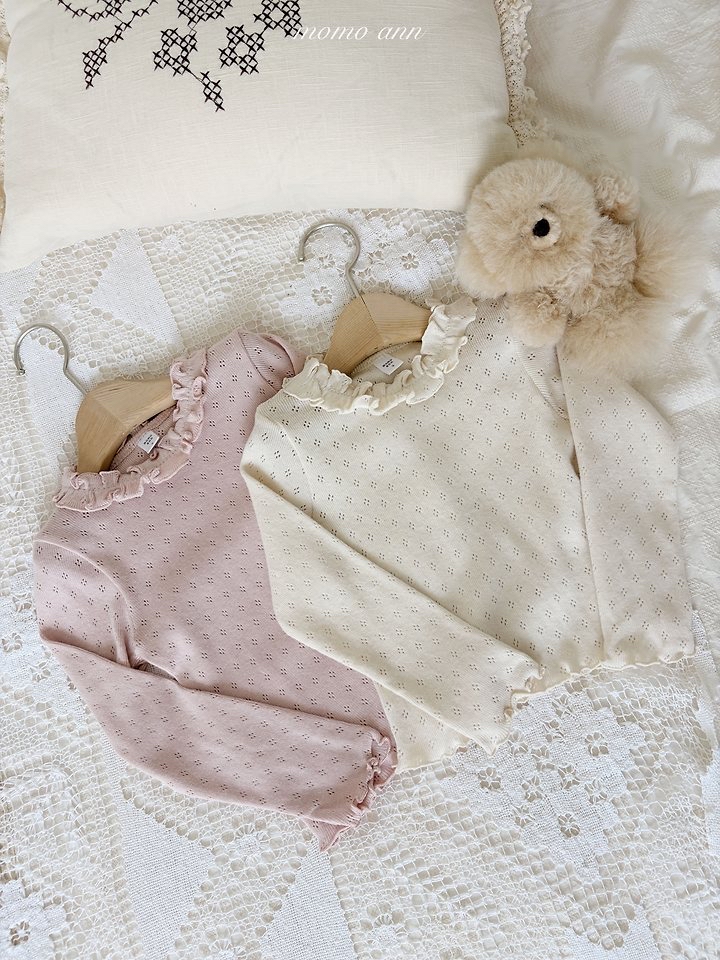Momoann | Eyelet Tee