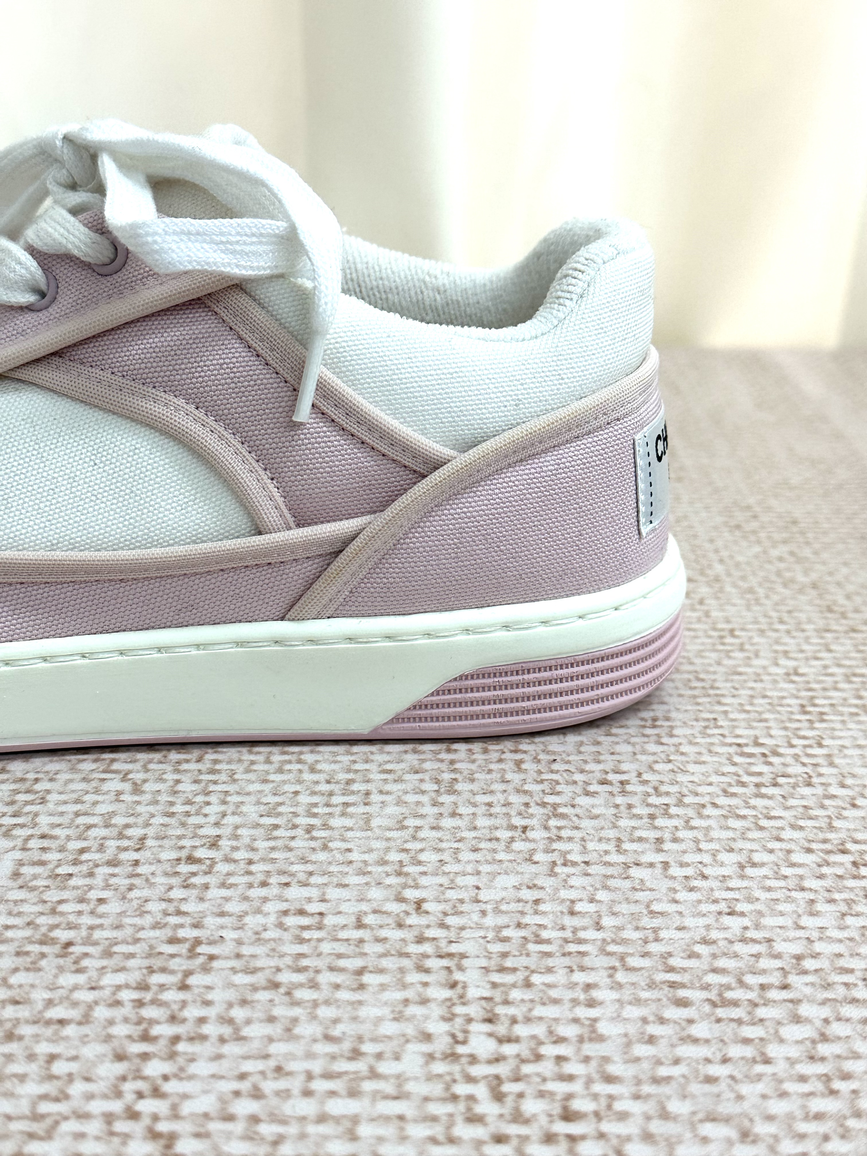 Pre-Owned Chanel Canvas Low Top Sneakers / Product Code: 26040720