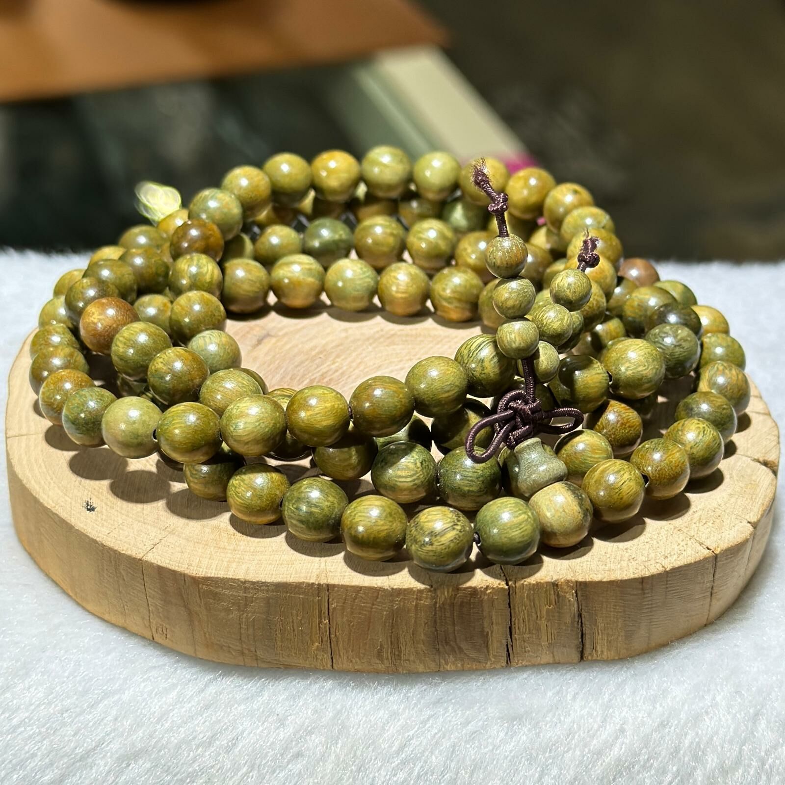 綠檀木108珠串 8 mm +/- (淺)