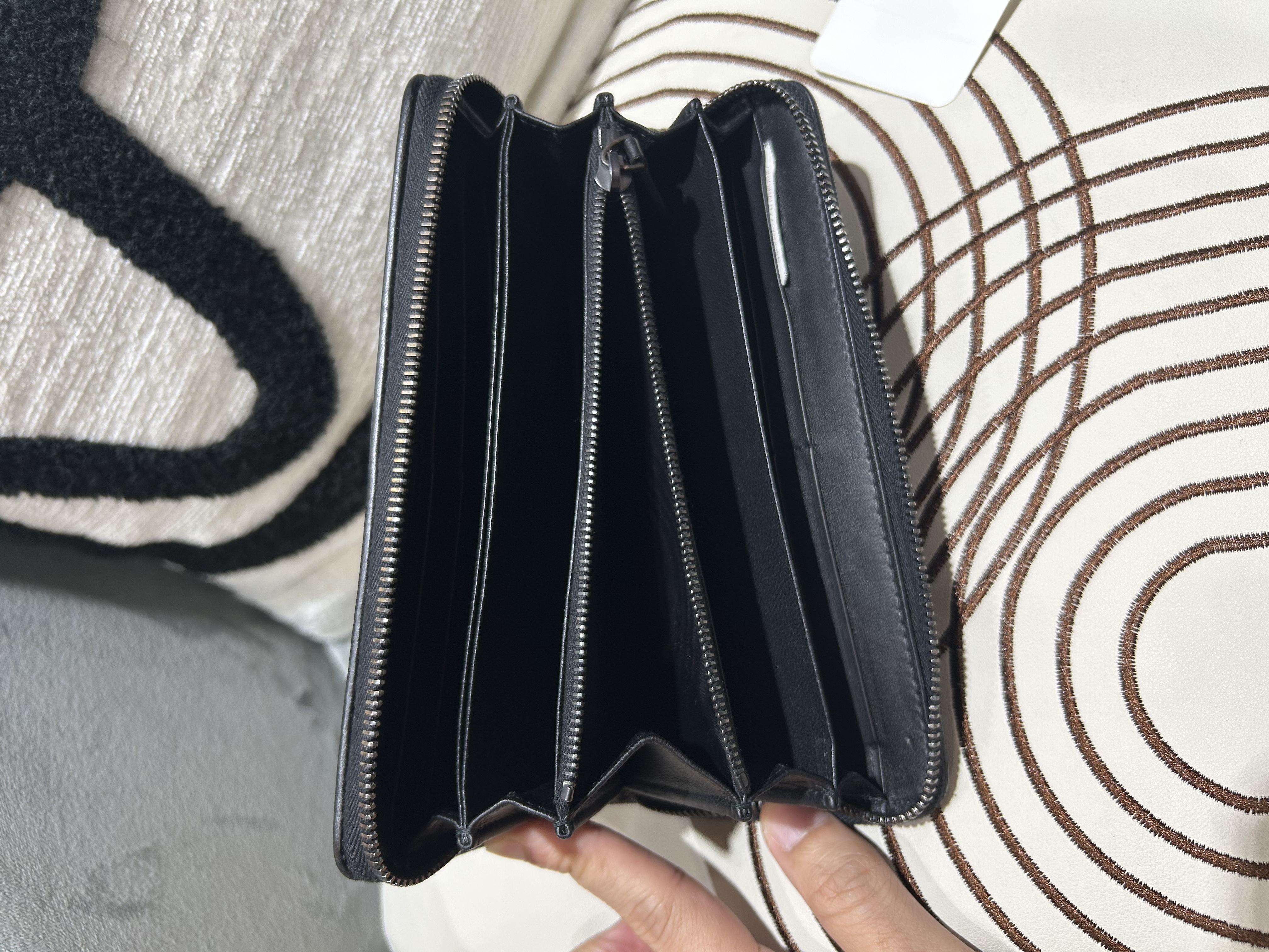 Bottega Veneta BV Zip LONG WALLET Black 100%Authentic ,95%new ✅dust bag