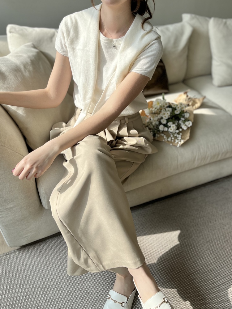 The Frenchie Top with Cape (Ivory)