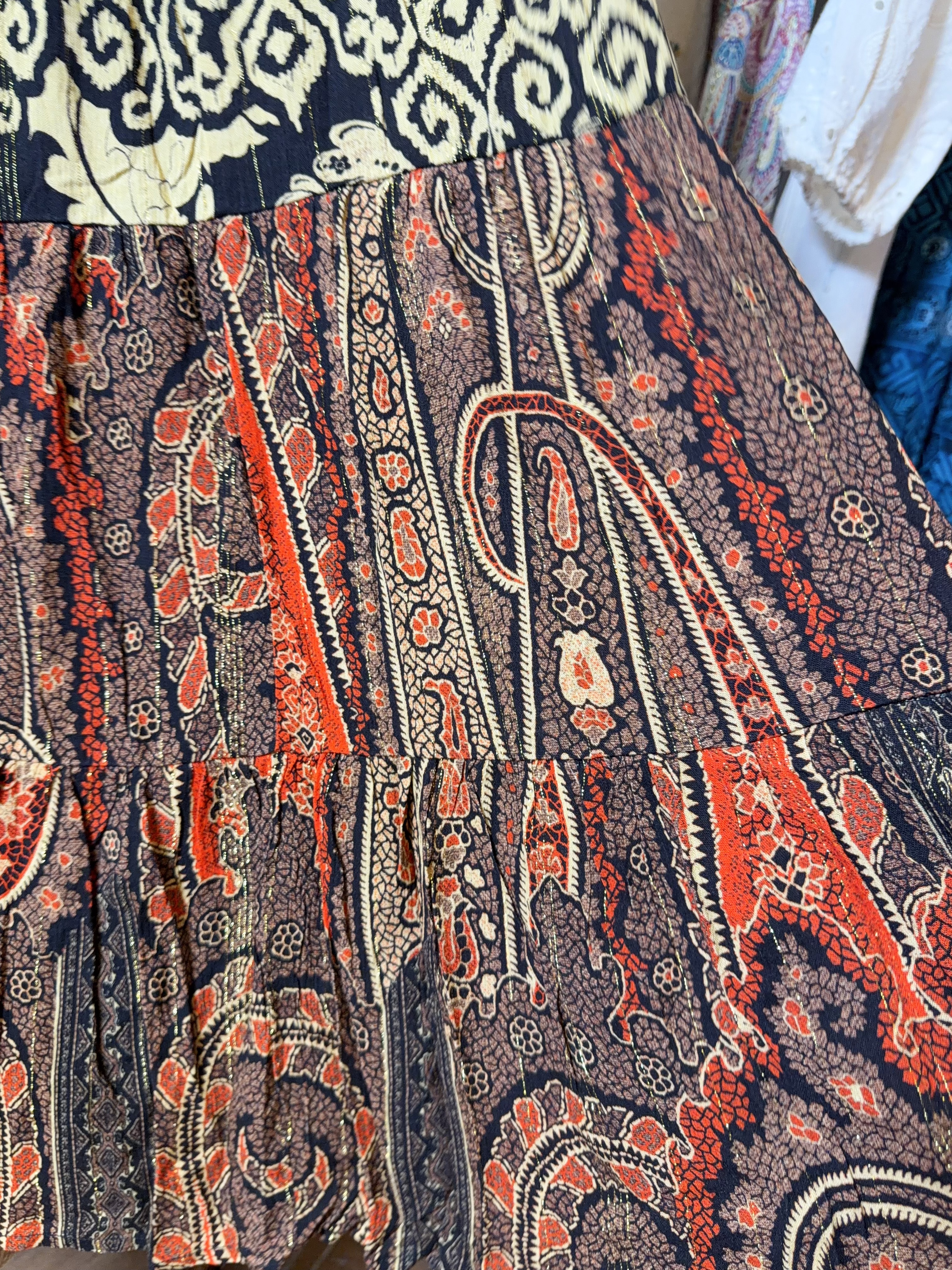 1666 Brown Tone Mix Layer Skirt 37"