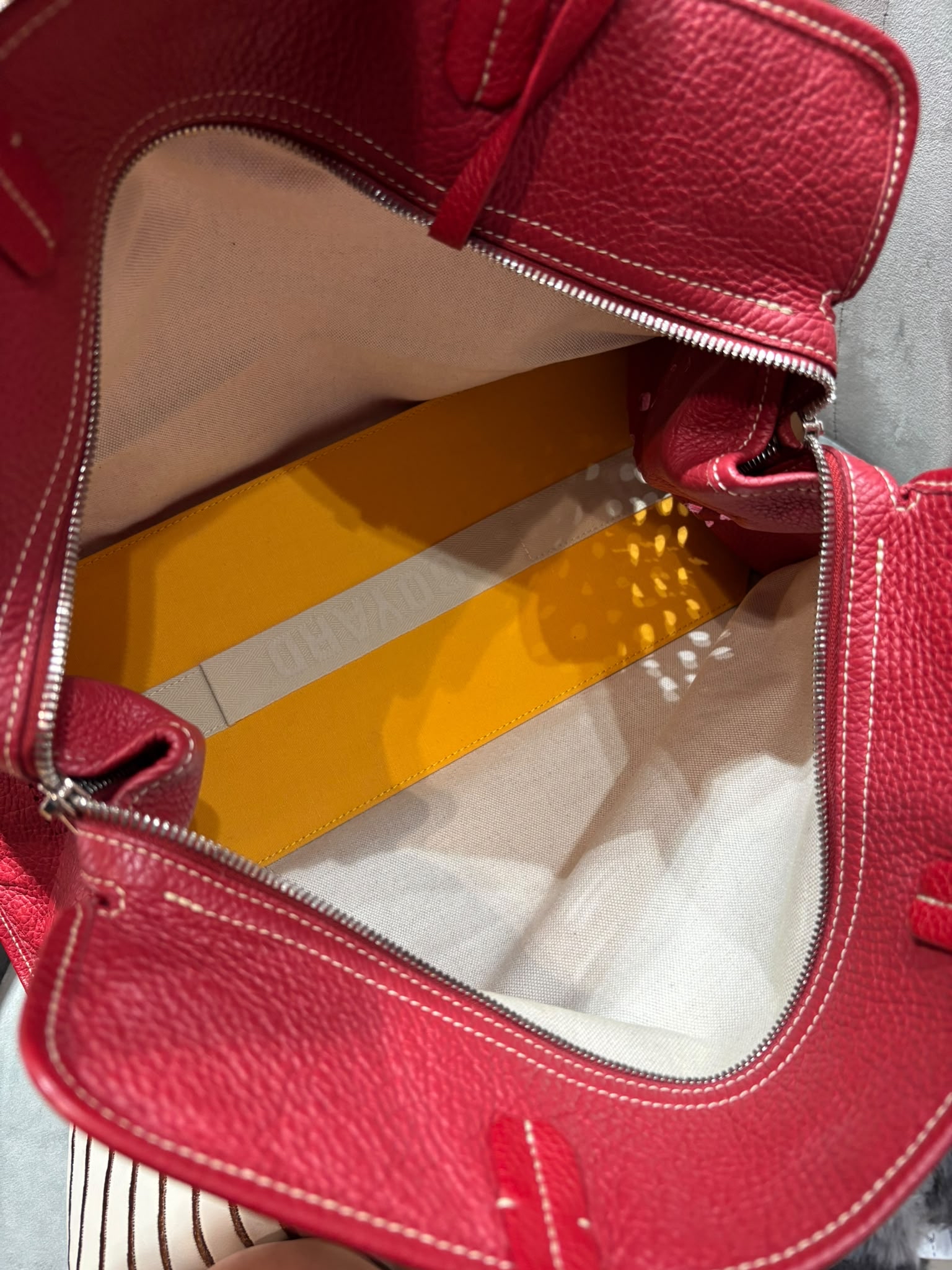 Goyard hardy pm tote bag Red 100%Authentic, 90%new 