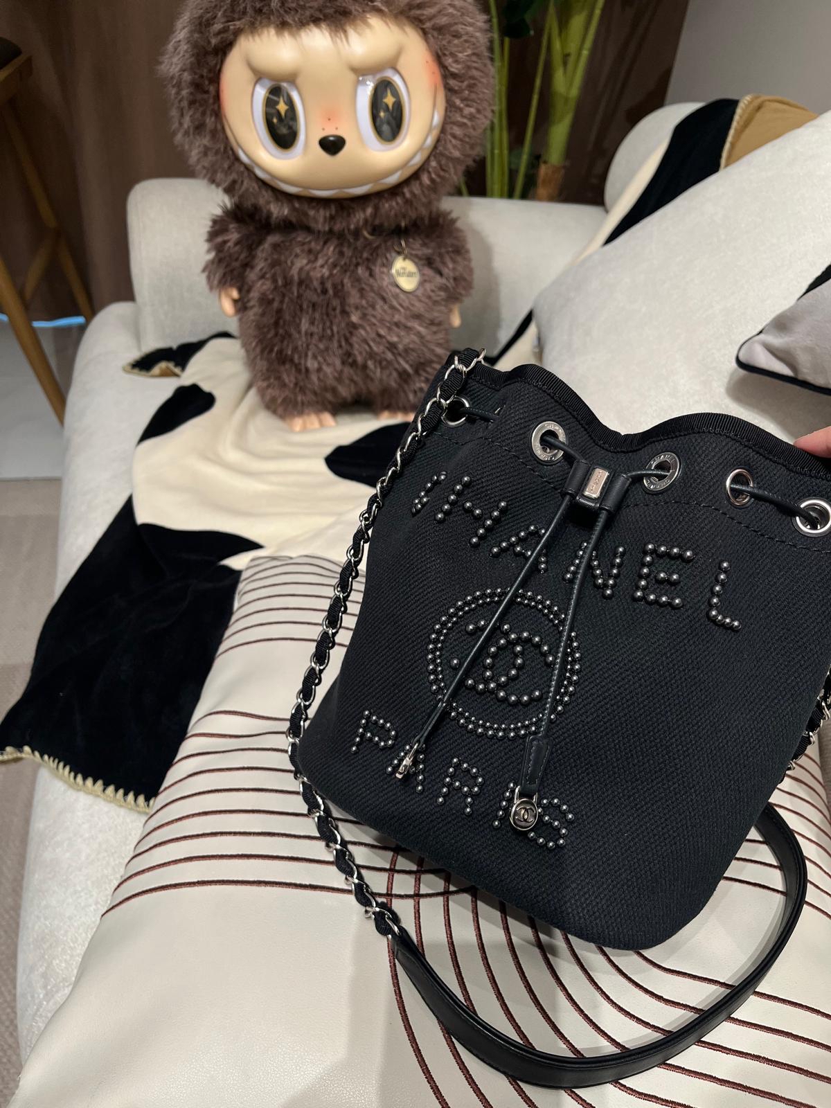 Chanel DEAUVILLE drawstring bucket bag ,black ,98%new ✅card✅dust bag✅box 