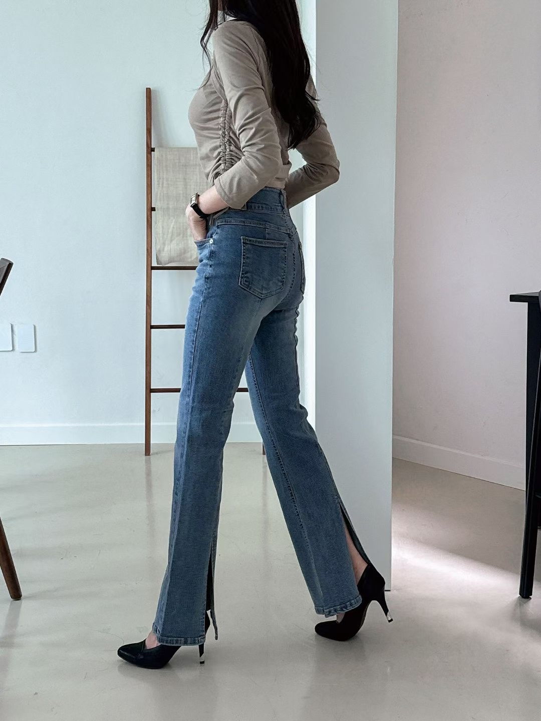 ♥︎ Parisienne High-Waist Flared Jeans