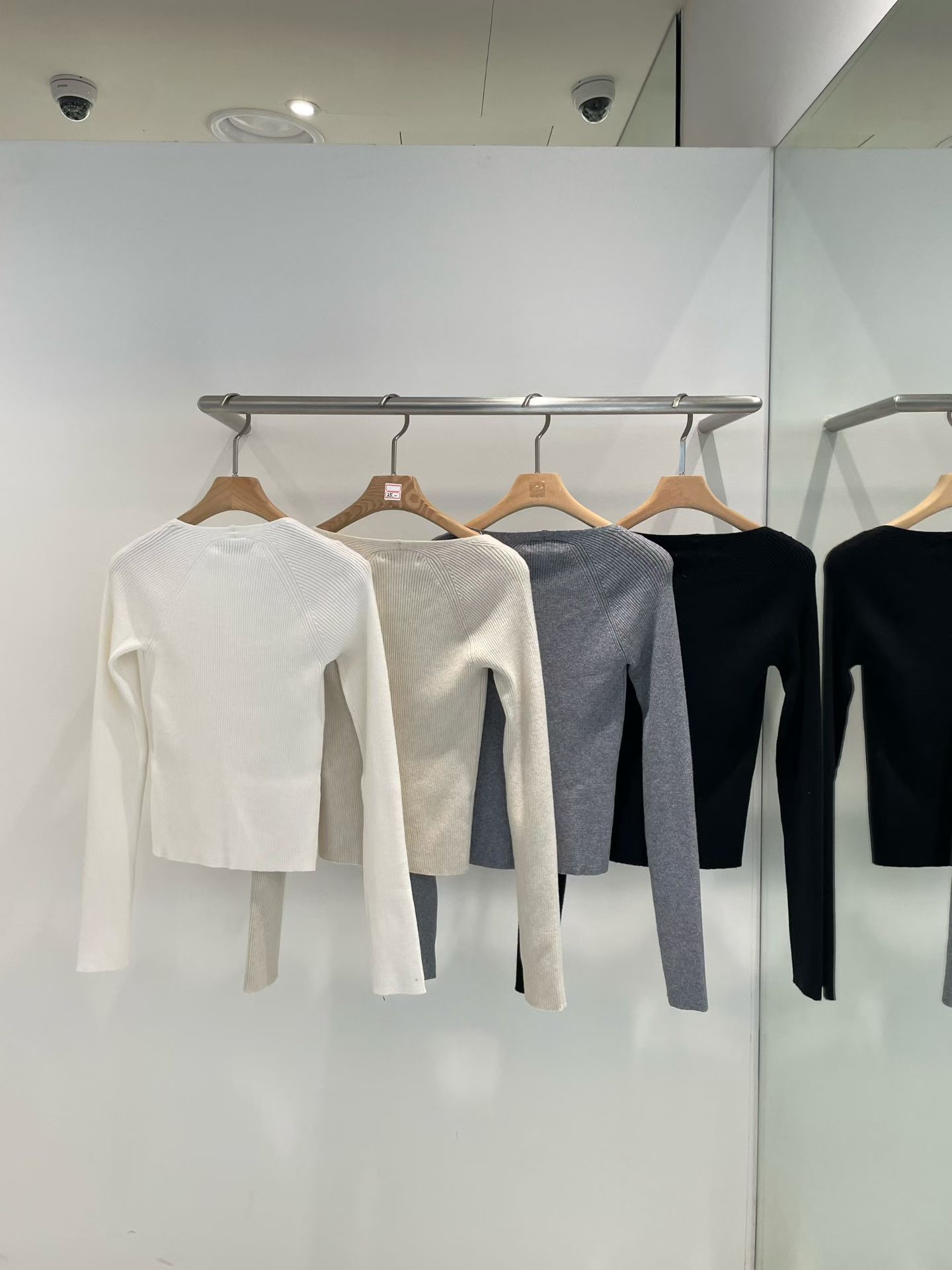 Heartneck knit top