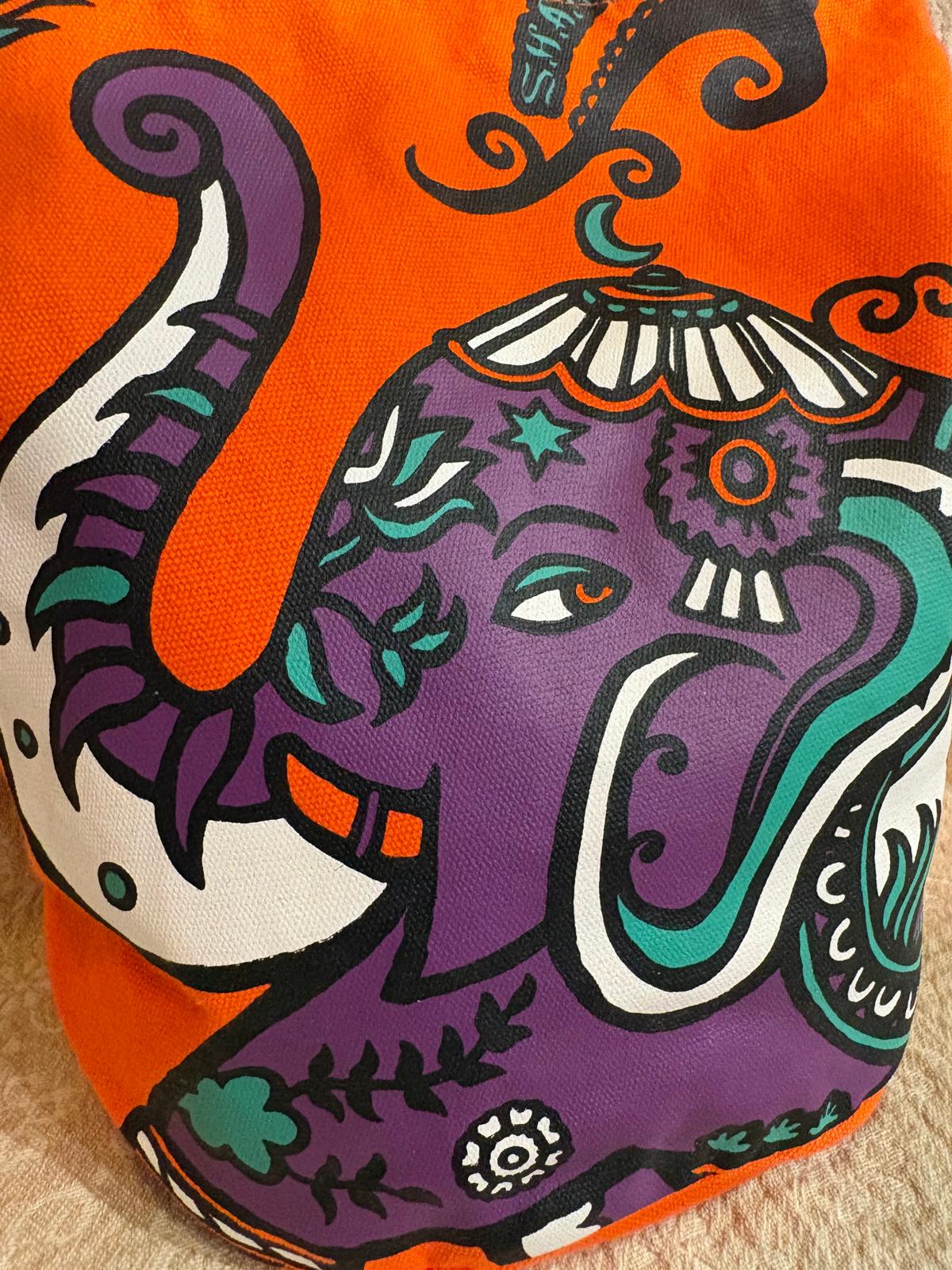 日本牌子Amina - 橙色底配大笨象印花手提水桶包