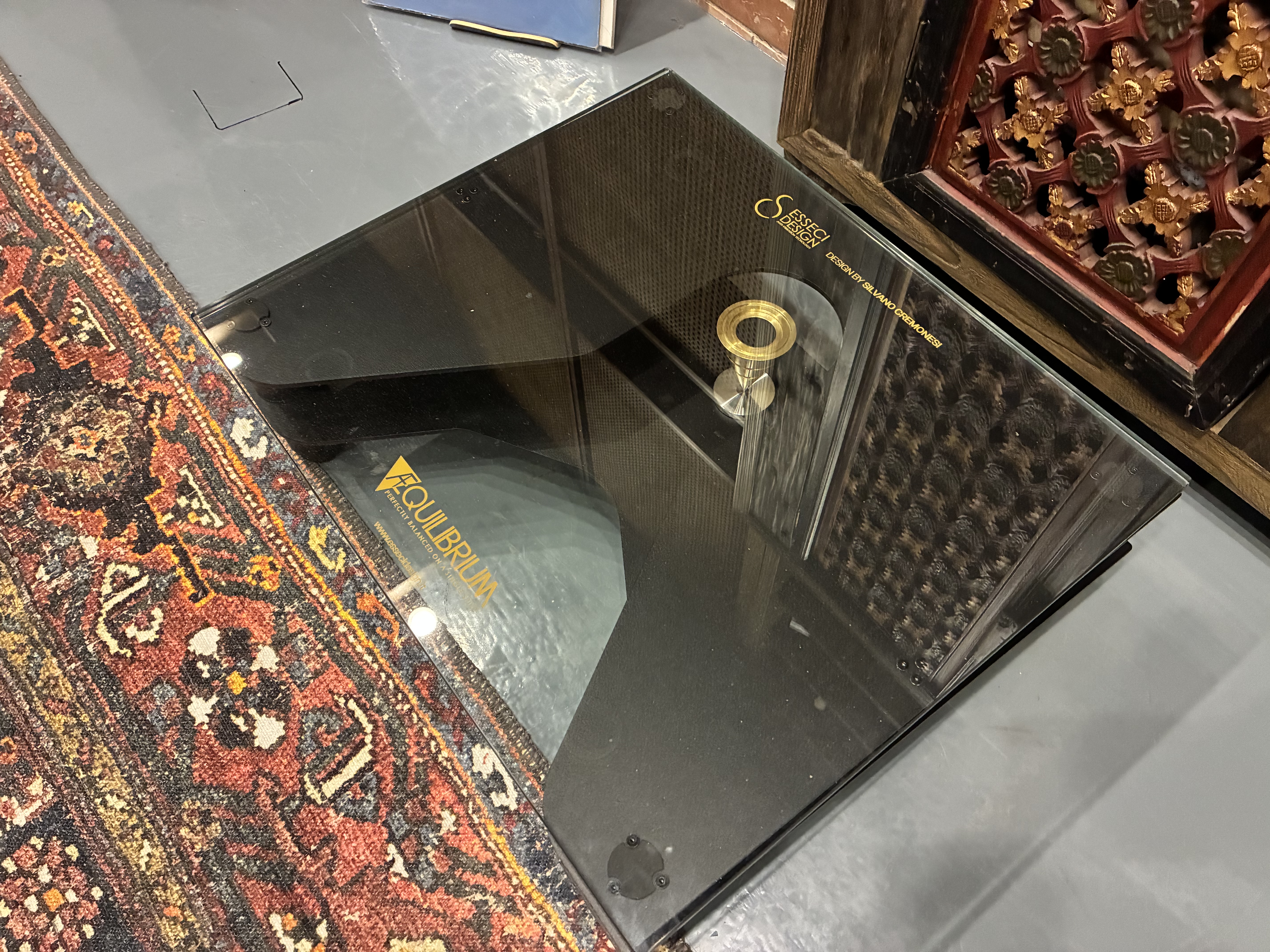 eSseCiDESIGN AQUILIBRIUM（使用品）