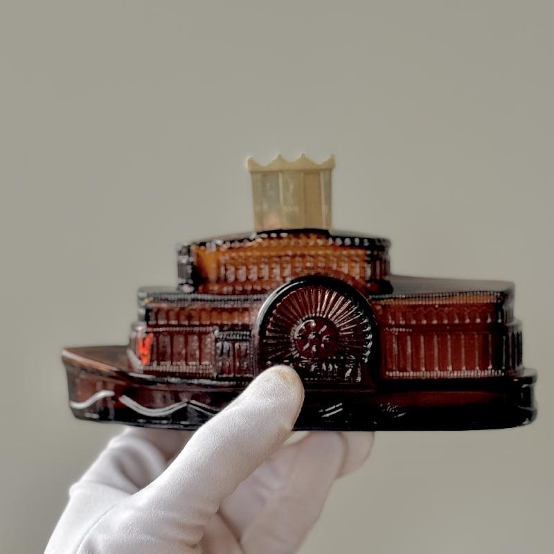 Avon Travel Series 1970s Side Wheeler boat perfume bottle - After Shave Cologne Bottle (MT2199)