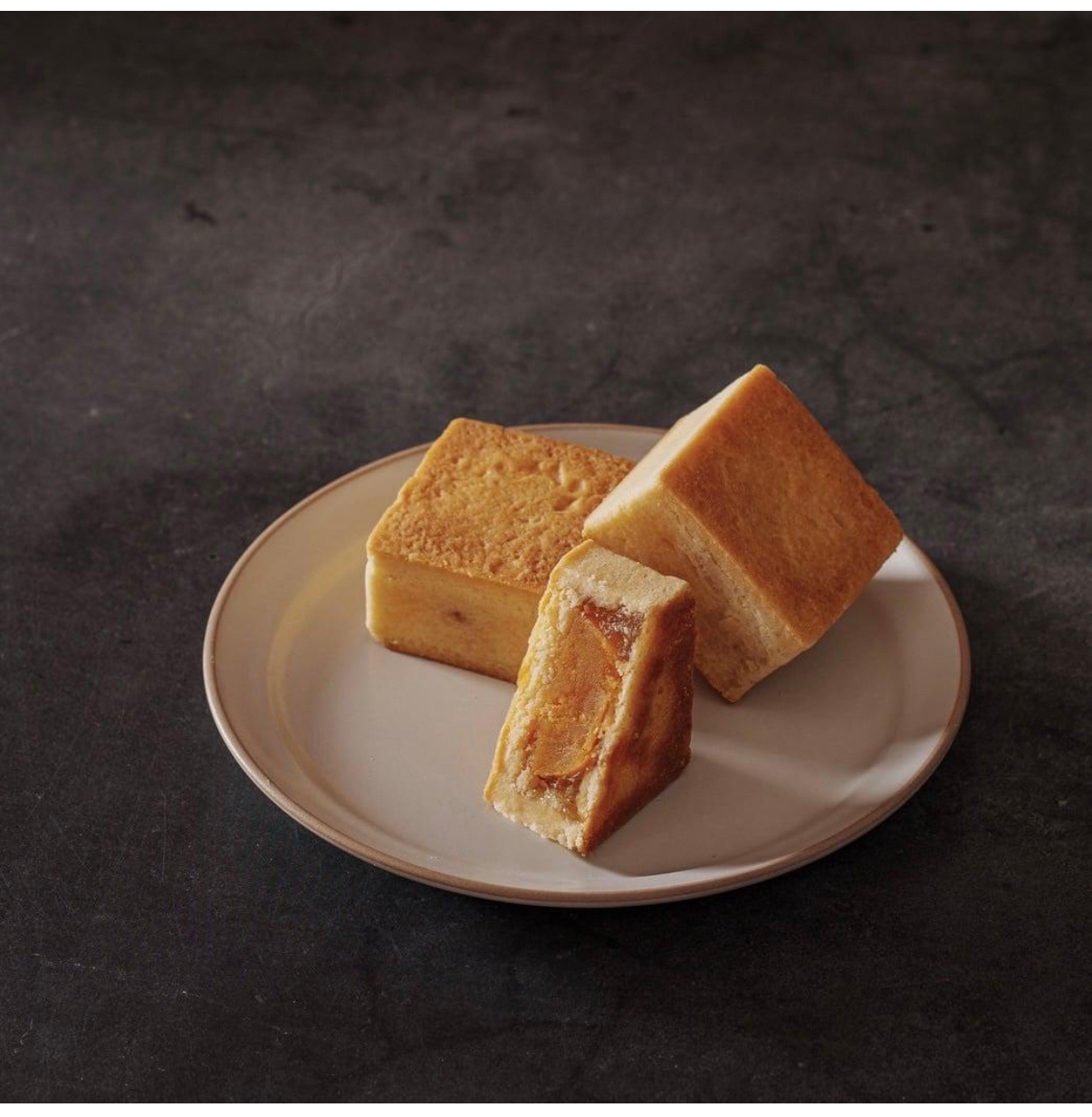 台灣直送 超人氣手工製作王媽媽鳳梨酥 新款產品溫馨鹹檸酥（有蛋黃）