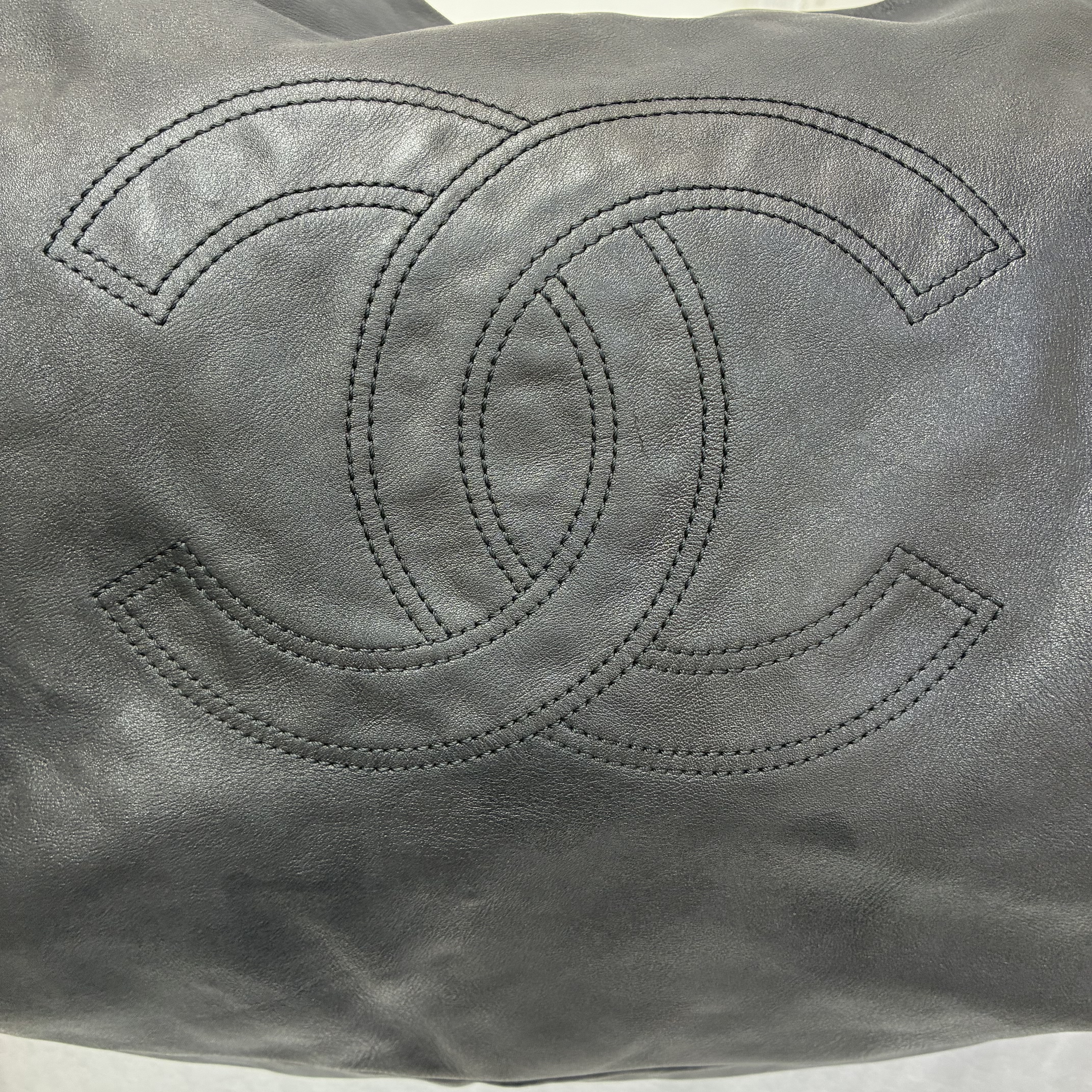 Chanel 黑銀雙C鏈帶單肩流浪包 hobo