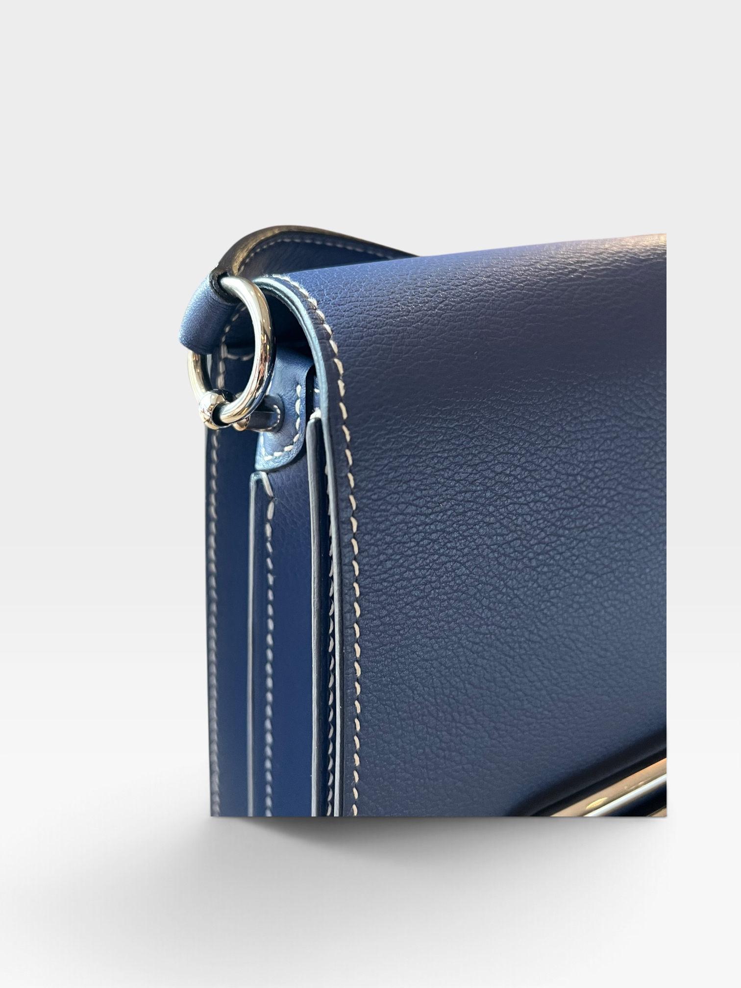 Pre-Owned HERMÉS Roulis 23 Stamp C / Product Code: 091812