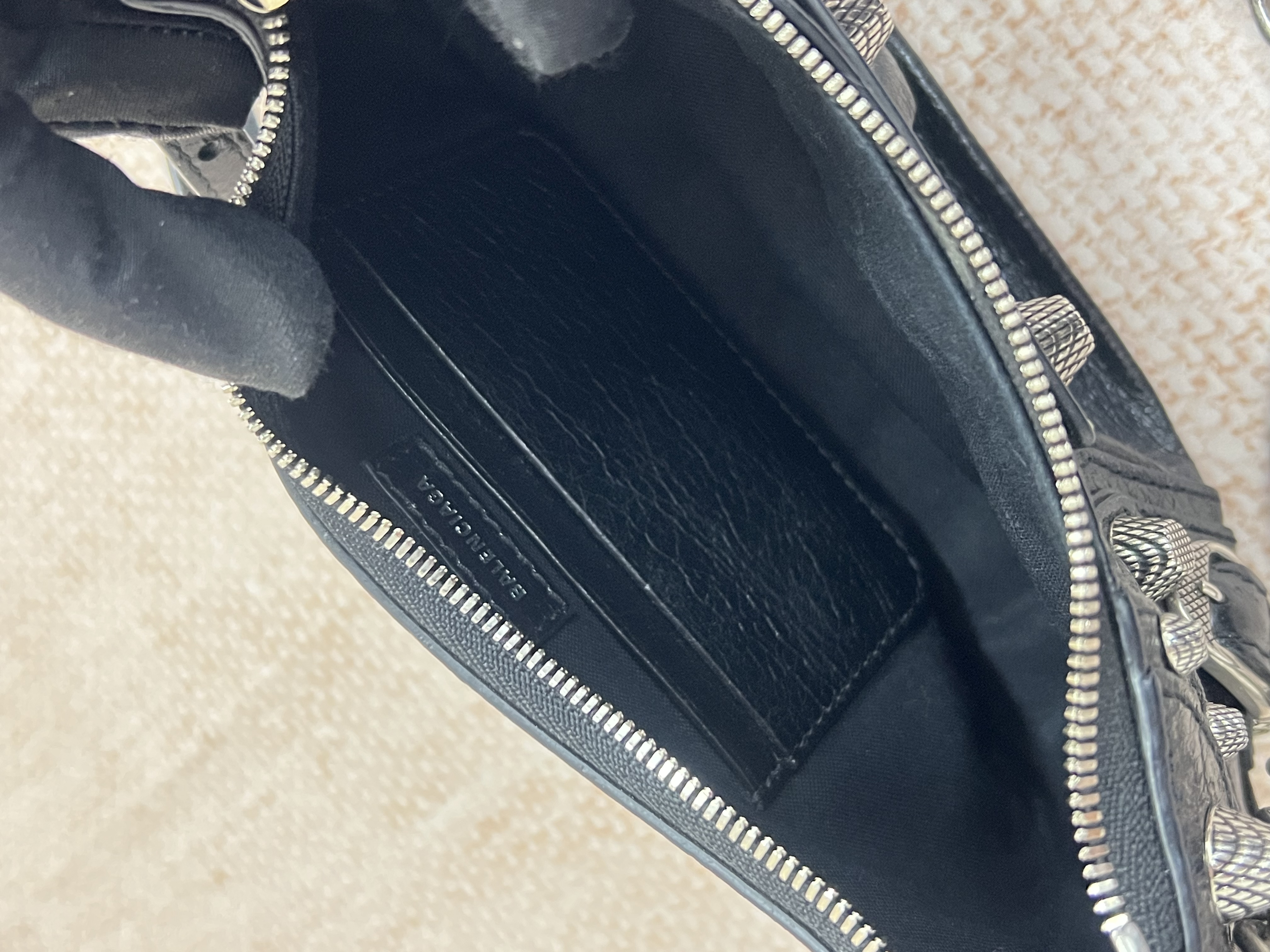 Pre-owned Balenciaga Le Cagole Mini / Product Code: 26052001