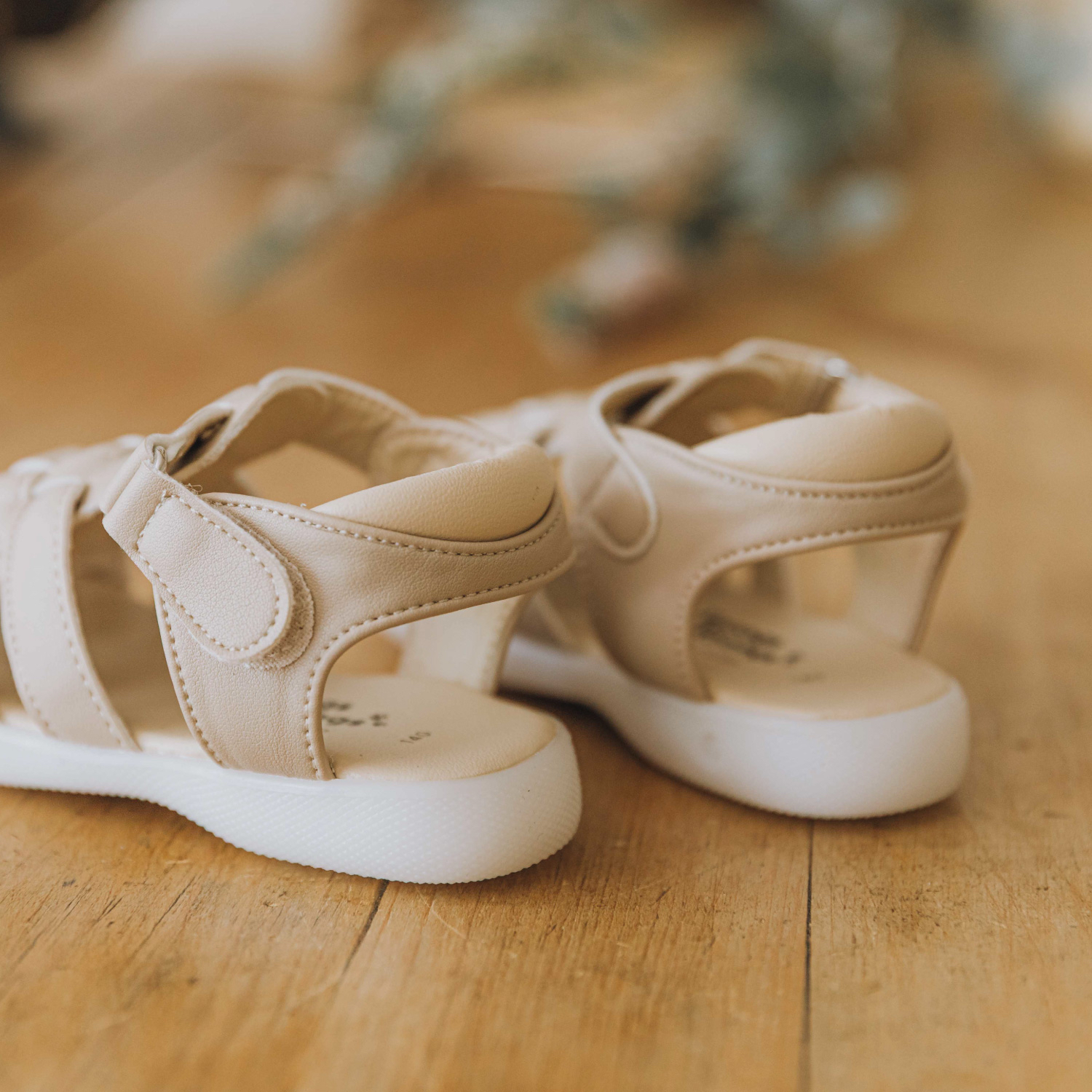 Koongs Koongs Mer LED Sandals（Beige）