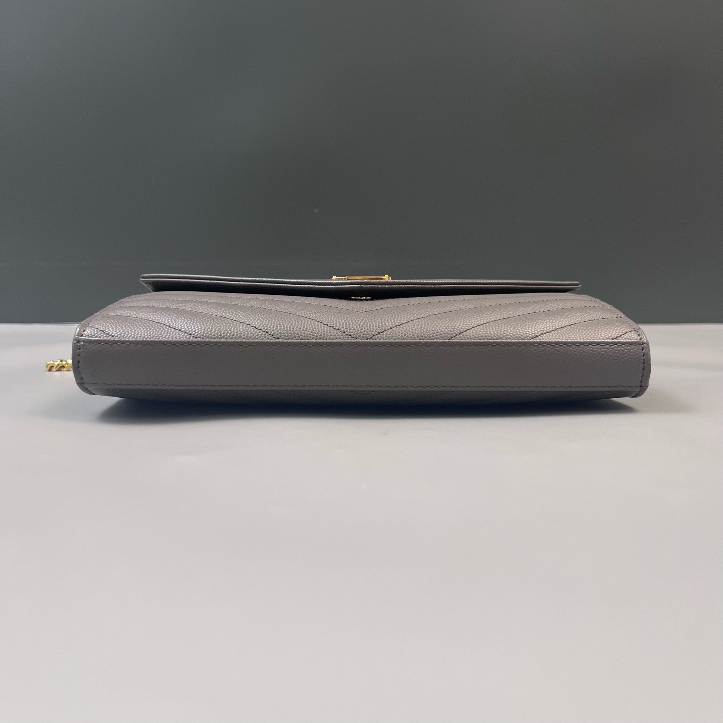 【預訂貨品】YSL大象灰魚子醬皮信封包