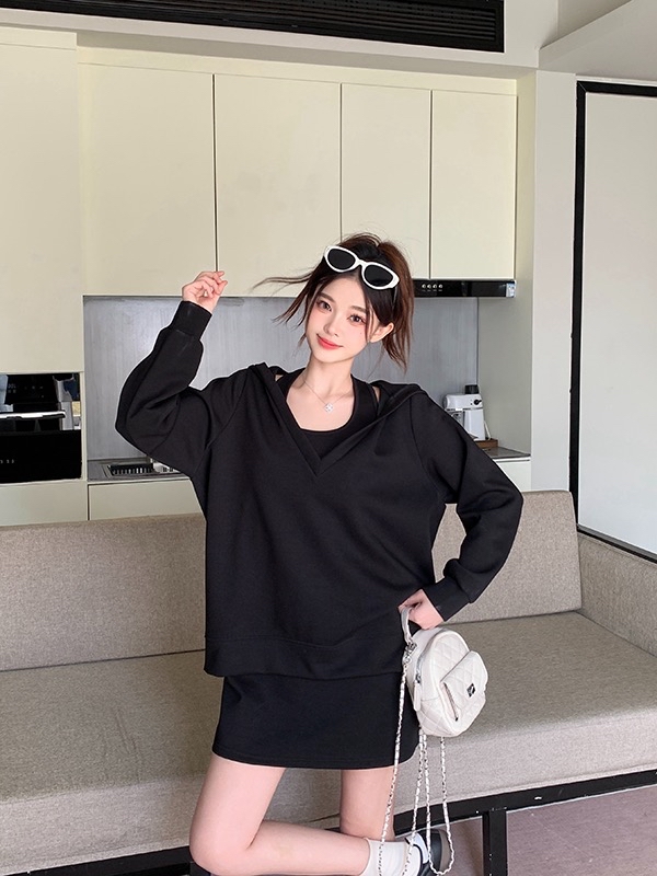 B286(3916) 韩版运动风纯色挂脖吊带裙与上衣3色两件套连身裙