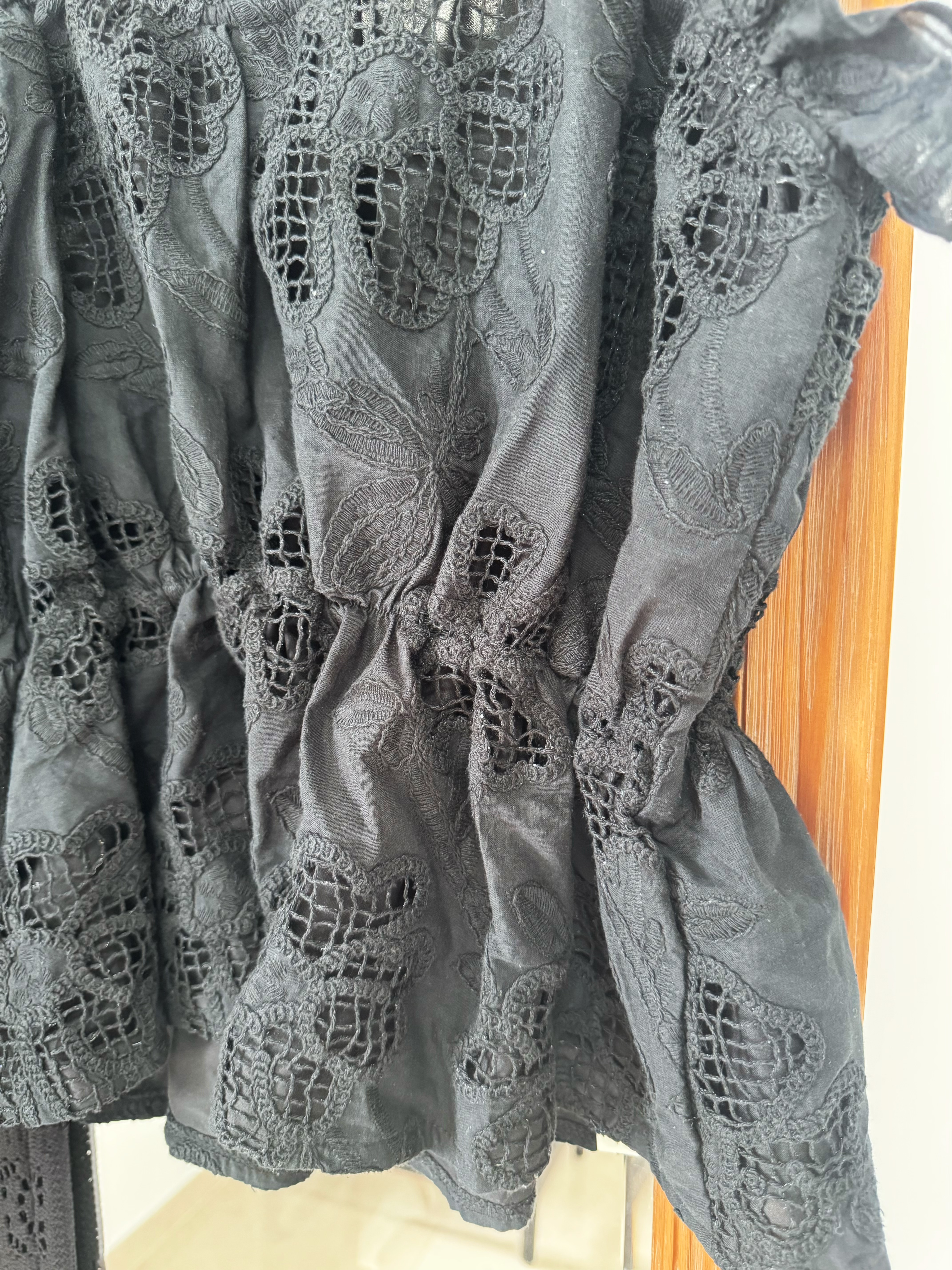 Lovely embroidered lace top (Black)
