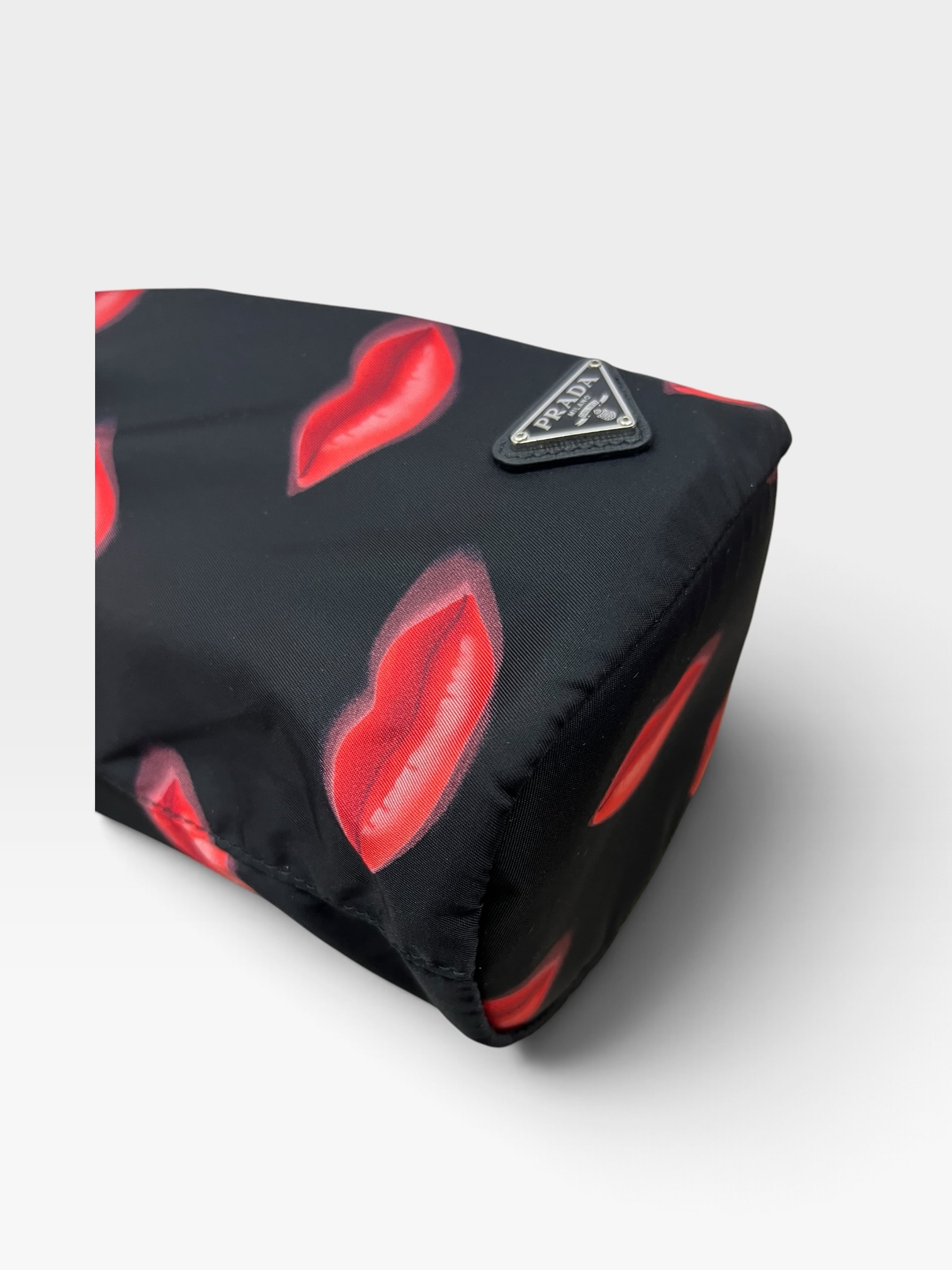 Pre-Owned Prada Tessuto Nylon Lips Print Bucket Wristlet /Product Code: 102804