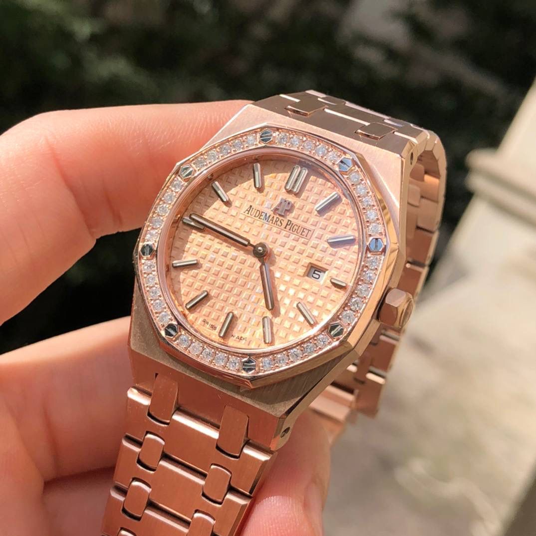 爱彼皇家橡树系列女士腕表，玫瑰金镶钻奢华腕表