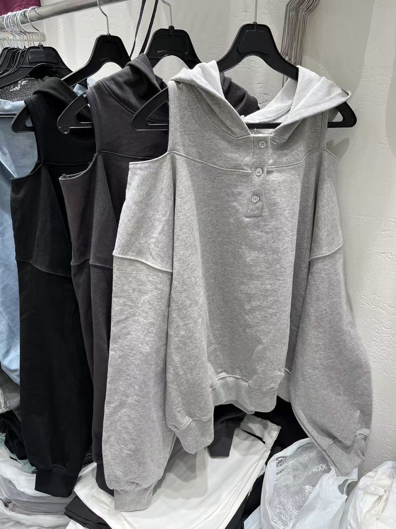 221543 有帽露膊長袖Tee