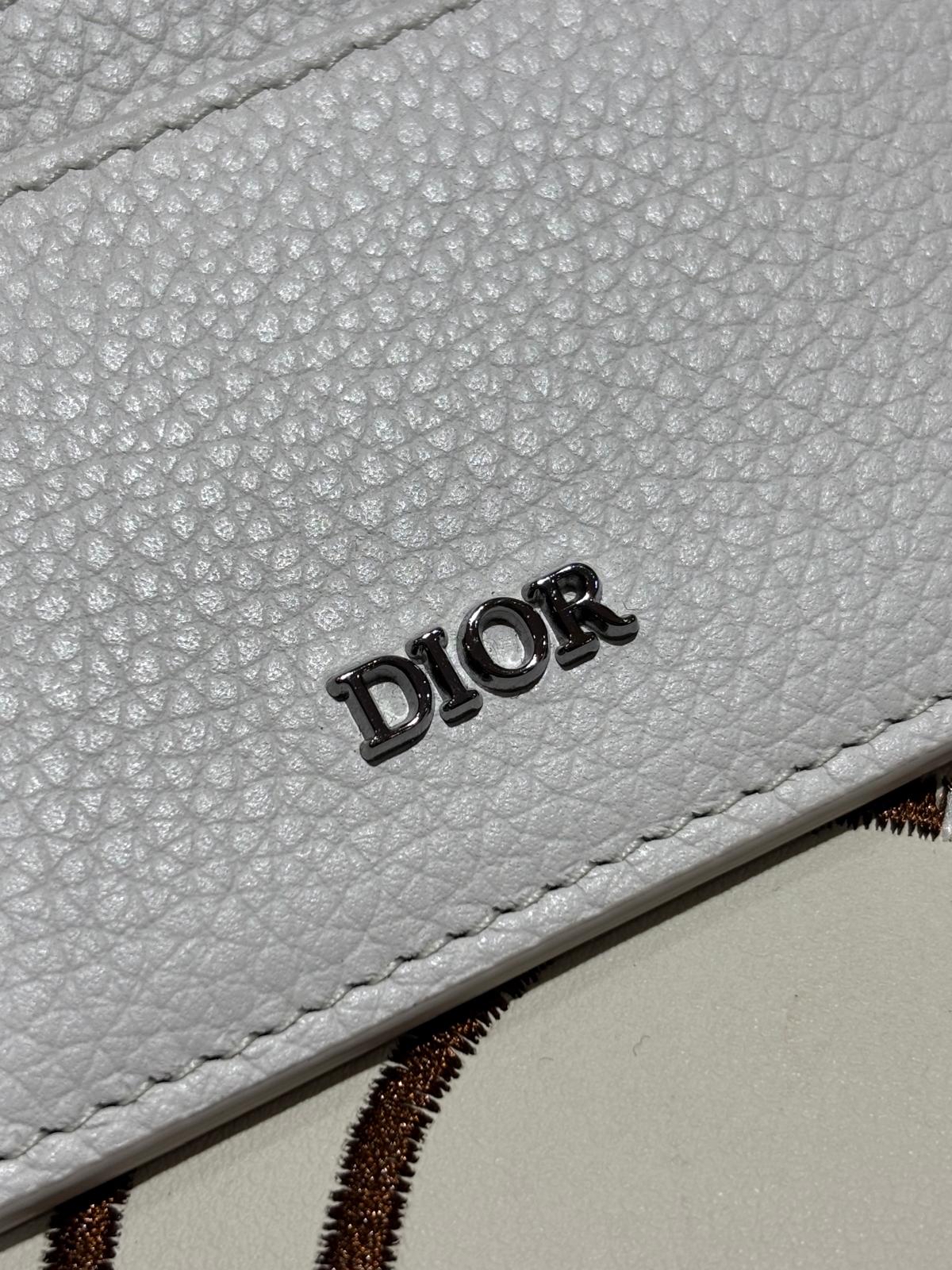 Dior card holder grey 100%Authentic ,99%new✅dust bag ✨✨專門店售價$3800 ✨✨  