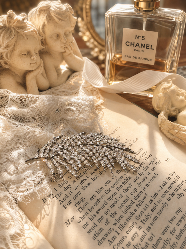 博物學家的貴族手稿 ∙ 西洋古董多美學造型胸針系列 The Naturalist’s Royal Folio ∙ Vintage Multi-Theme Statement Brooch Collection